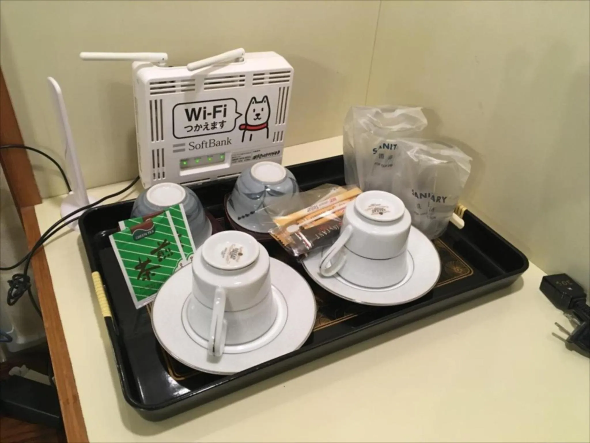 Photo of the whole room in Sunrise Hotel Okinawa-どこか懐かしいレトロ宿軽朝食付