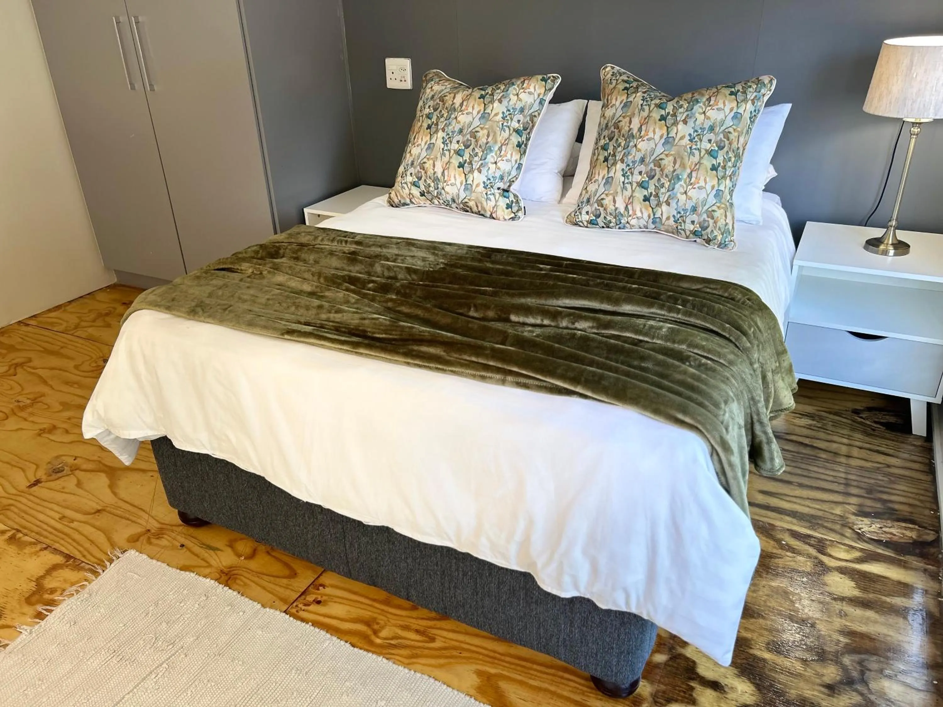 Bed in 28 La Rochelle