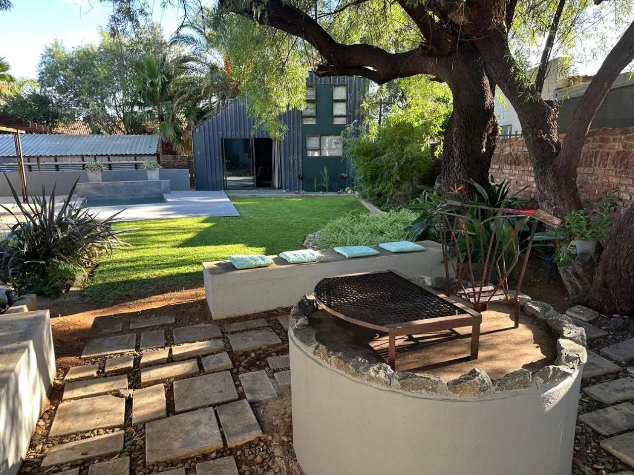 Property building in 28 La Rochelle