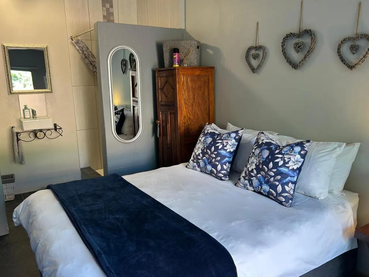 Bed in 28 La Rochelle