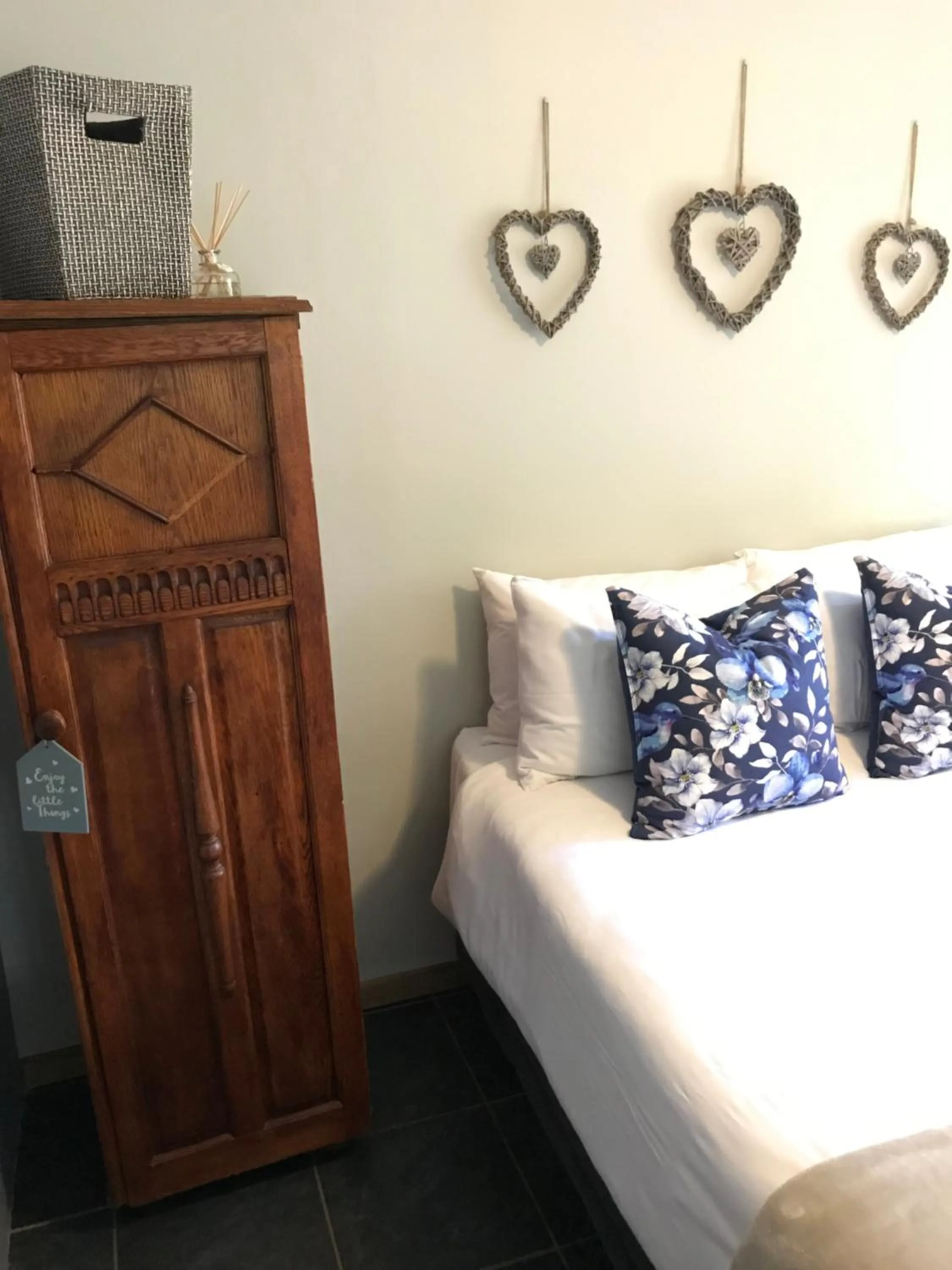 Bed in 28 La Rochelle