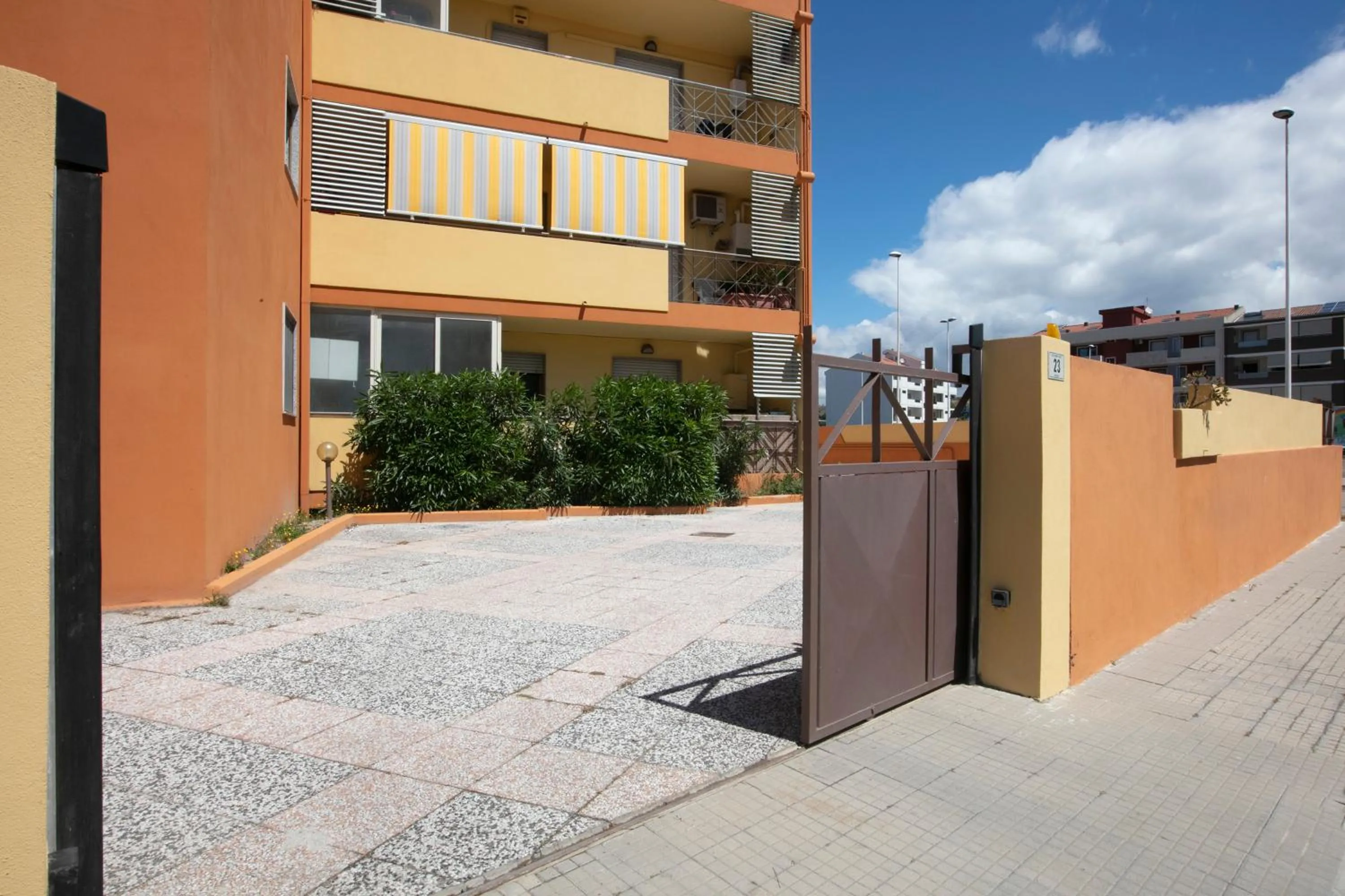 Facade/entrance in Giardini e Mare