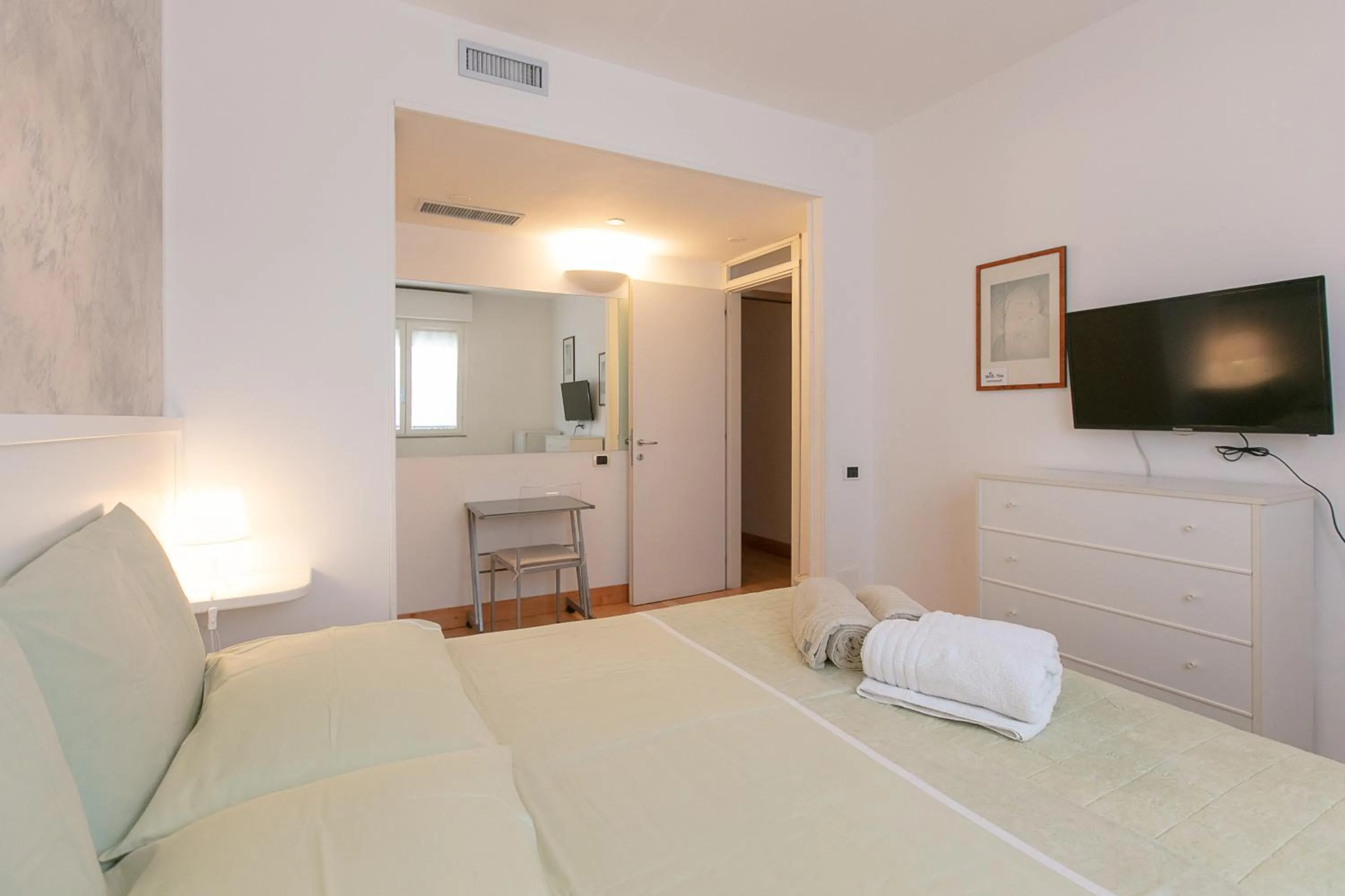 Photo of the whole room, Bed in Giardini e Mare