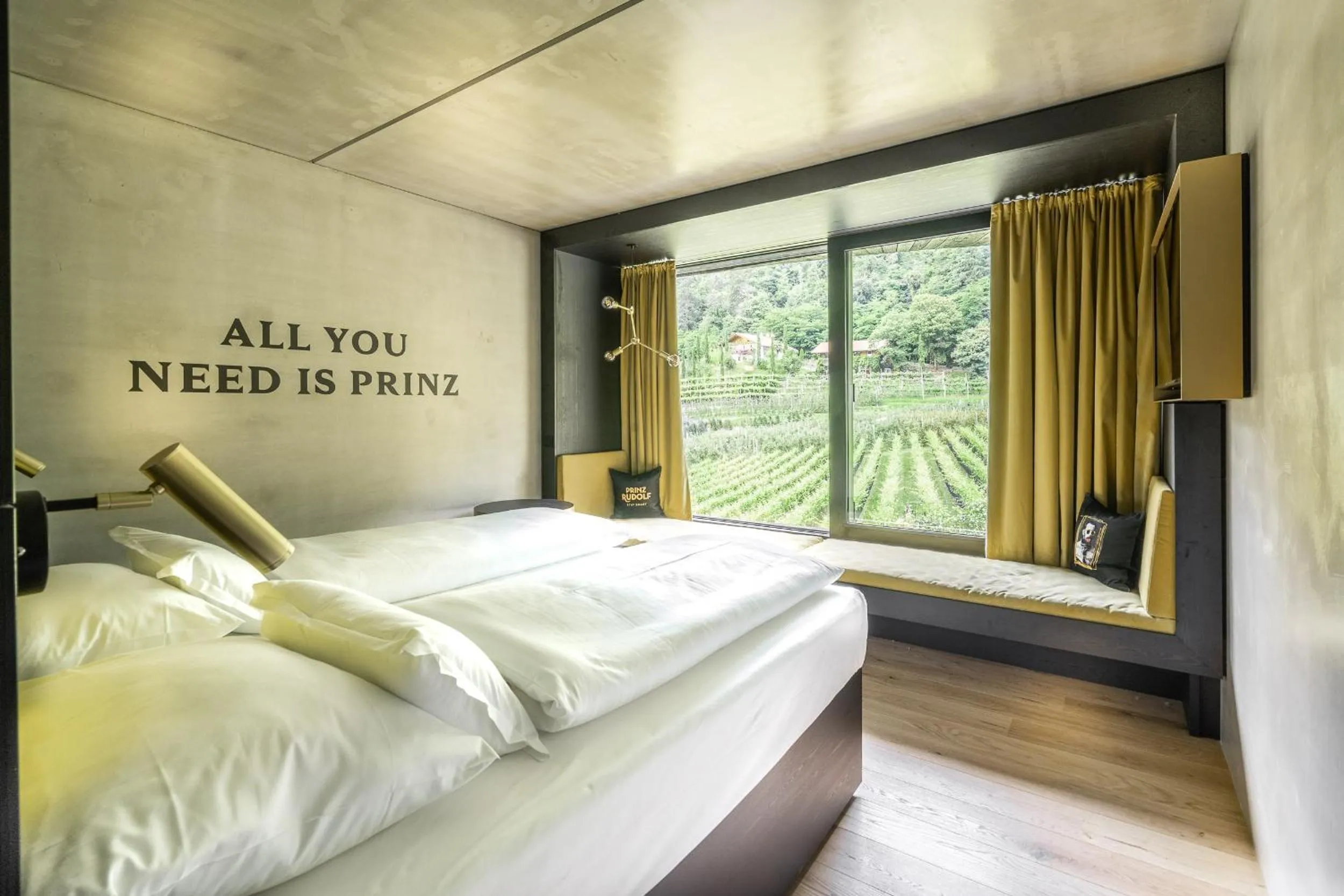 Bed in Prinz Rudolf Smart Hotel