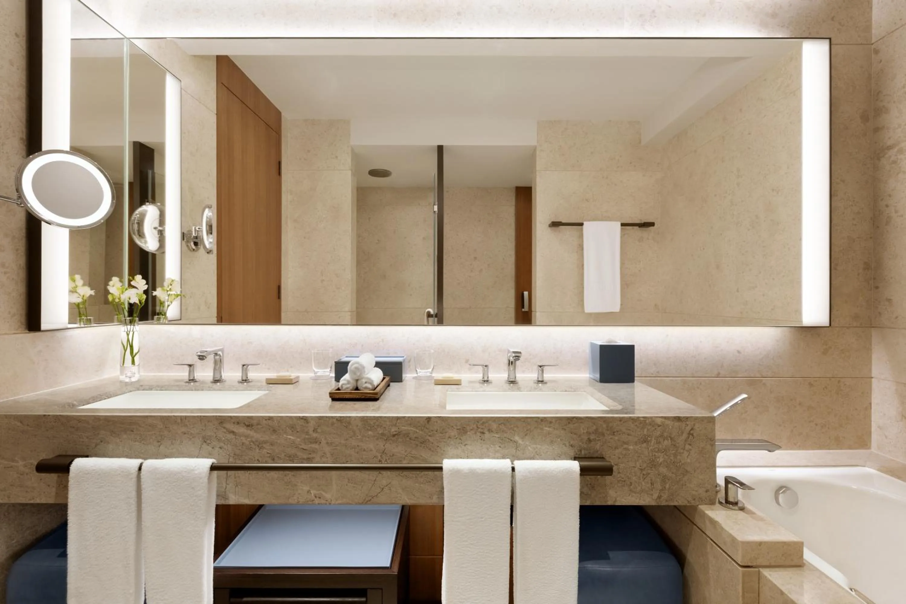 Kerry Hotel Hong Kong by Shangri-la