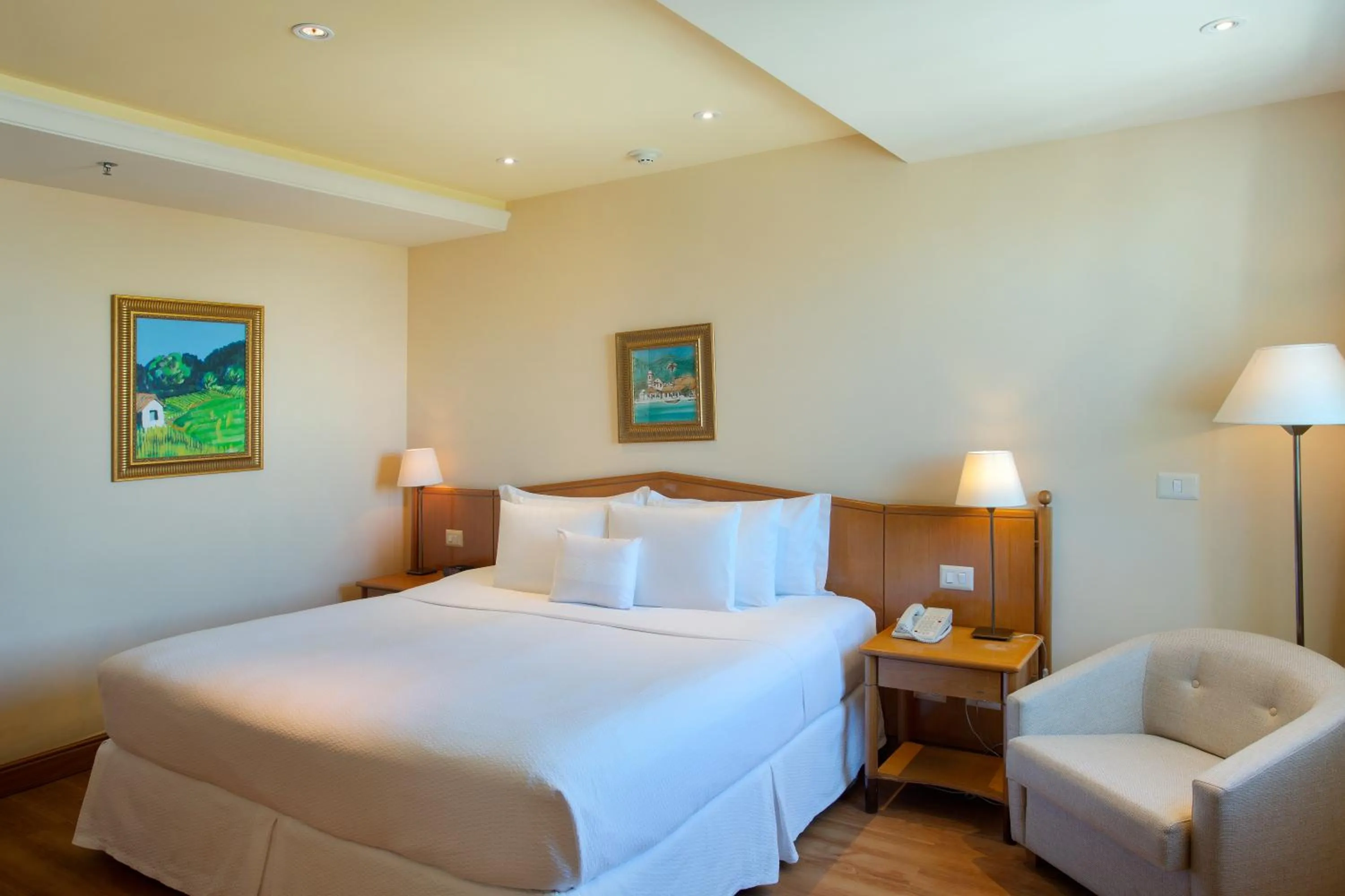 Bed in Windsor Barra Hotel