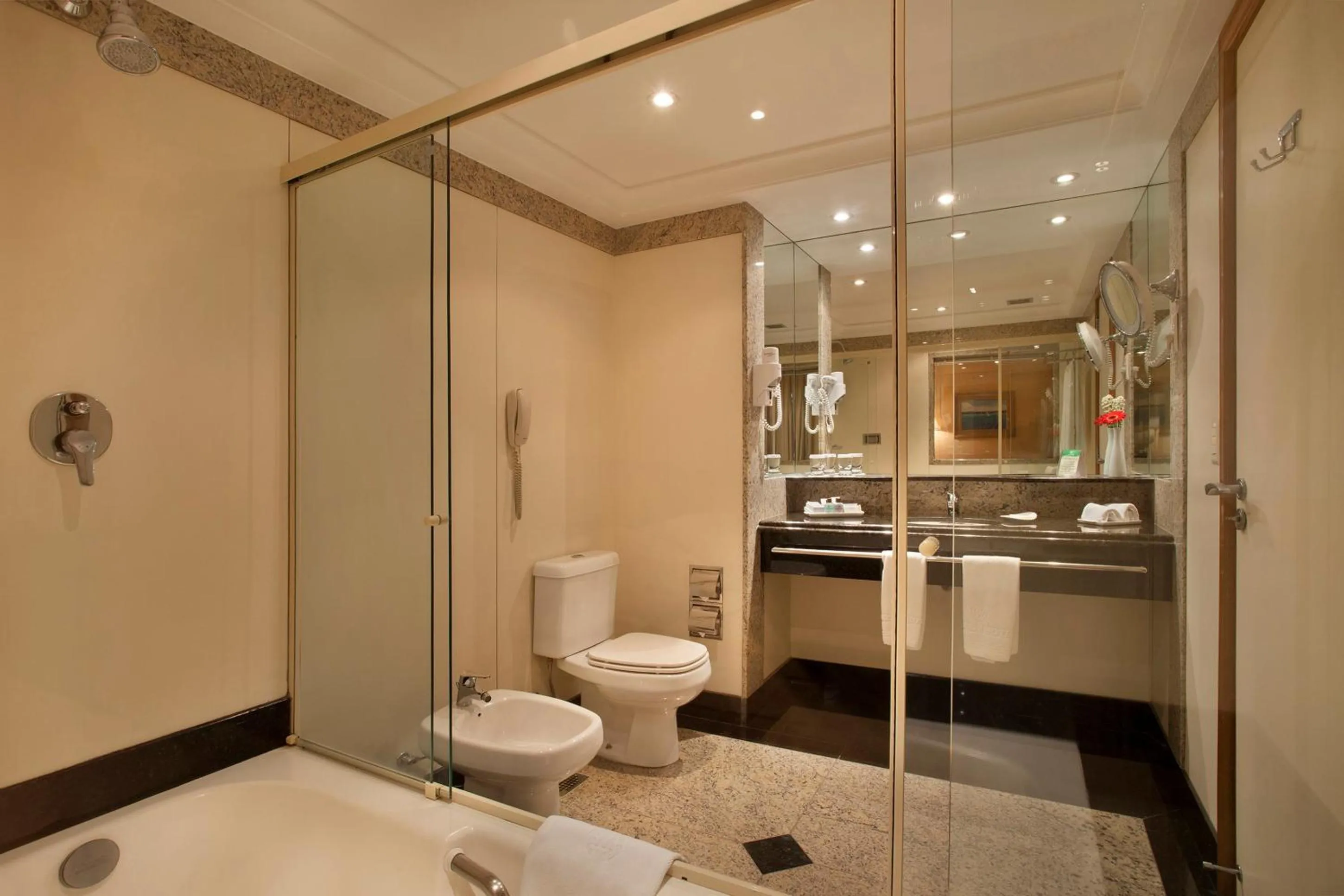 Bathroom in Windsor Barra Hotel