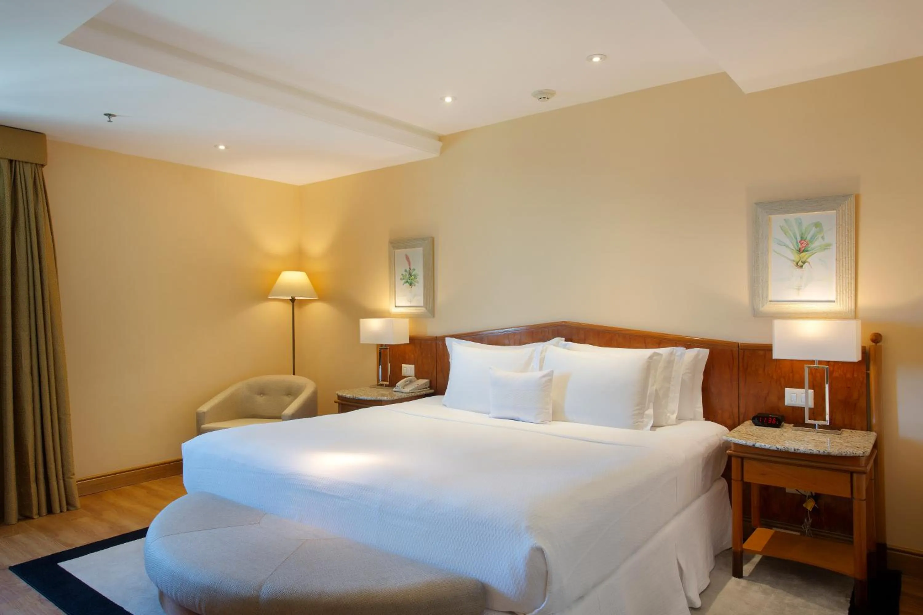 Bed in Windsor Barra Hotel