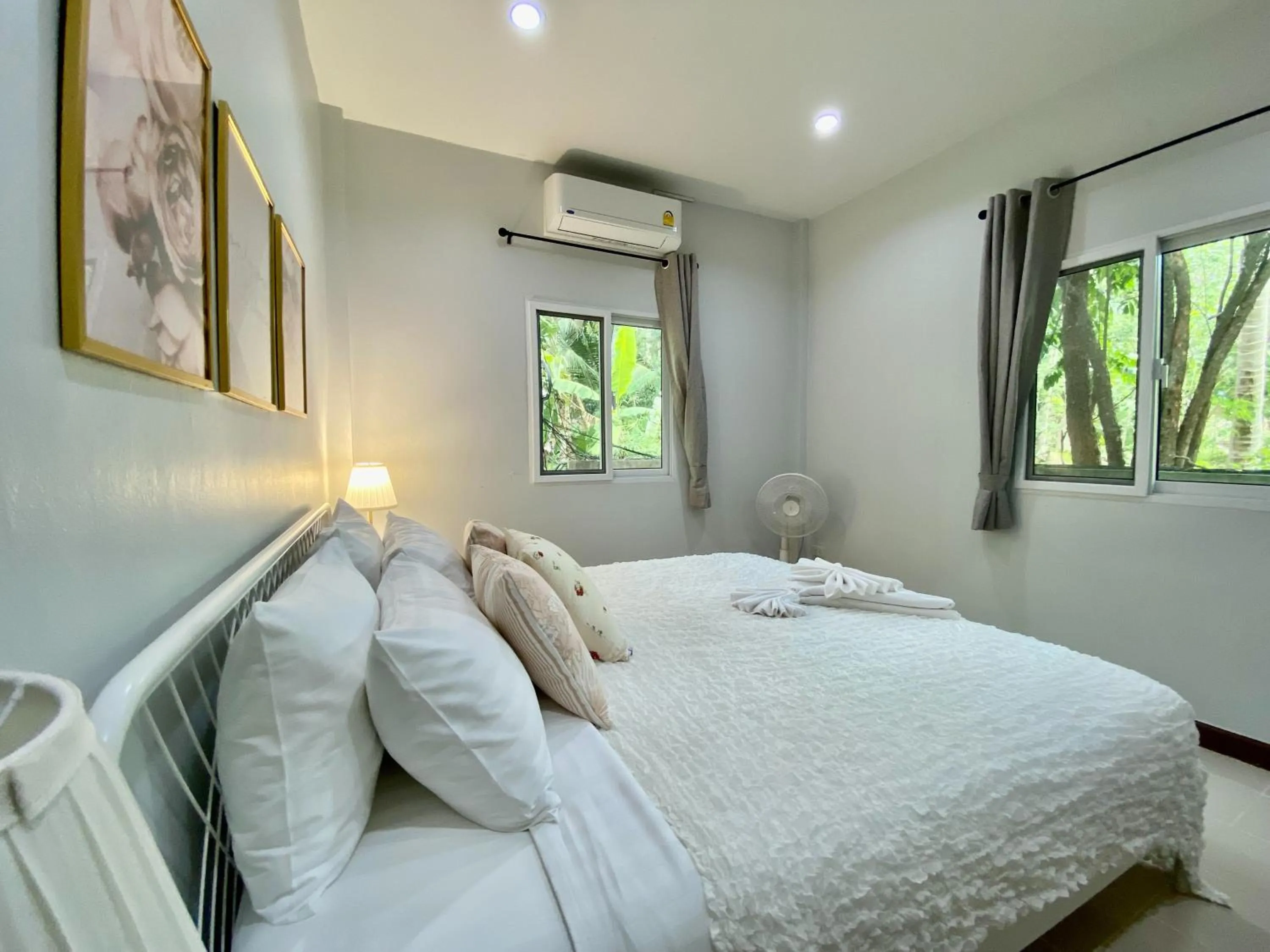 Bed in Baan Patcharintorn Samui