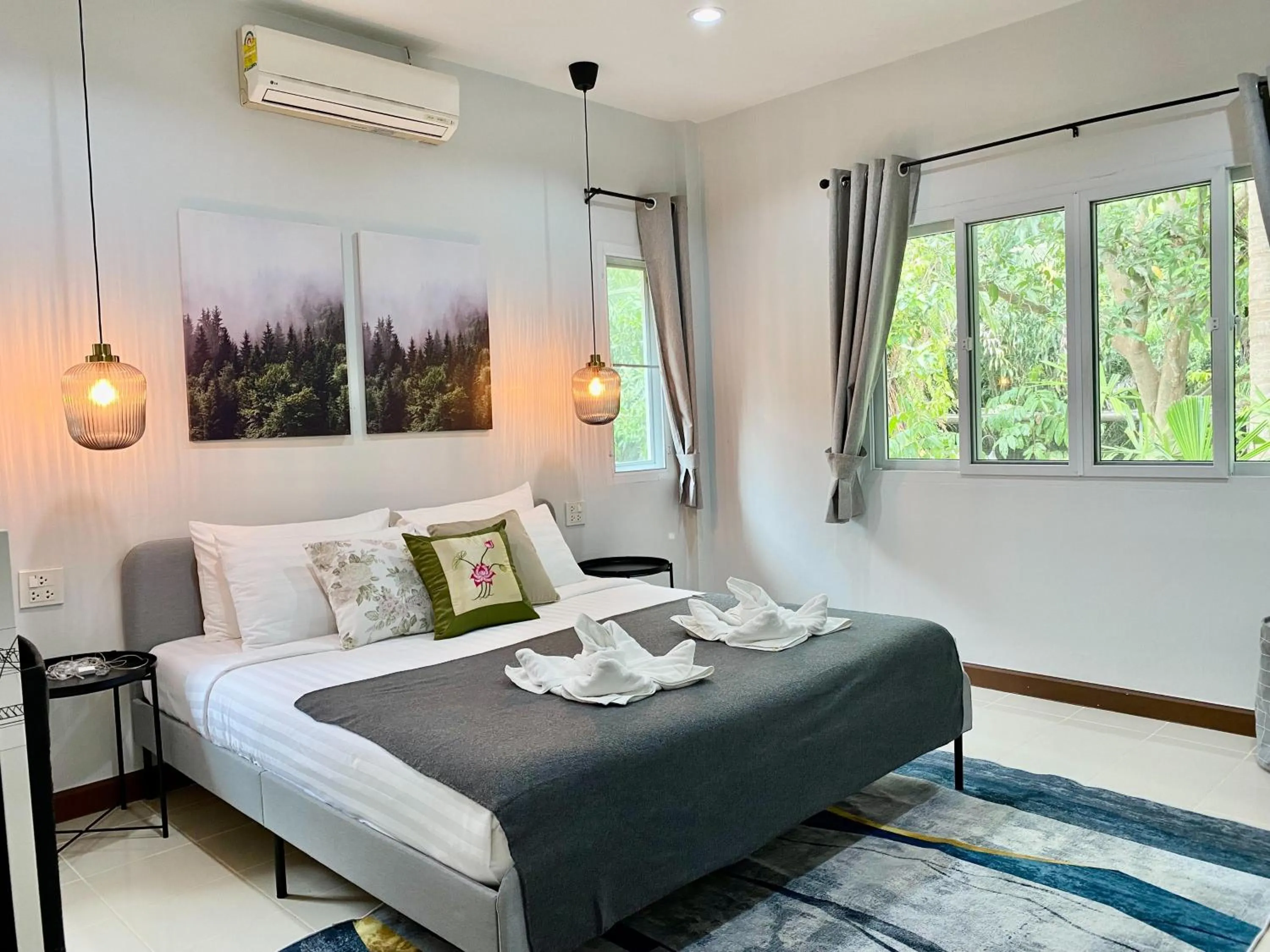 Bed in Baan Patcharintorn Samui