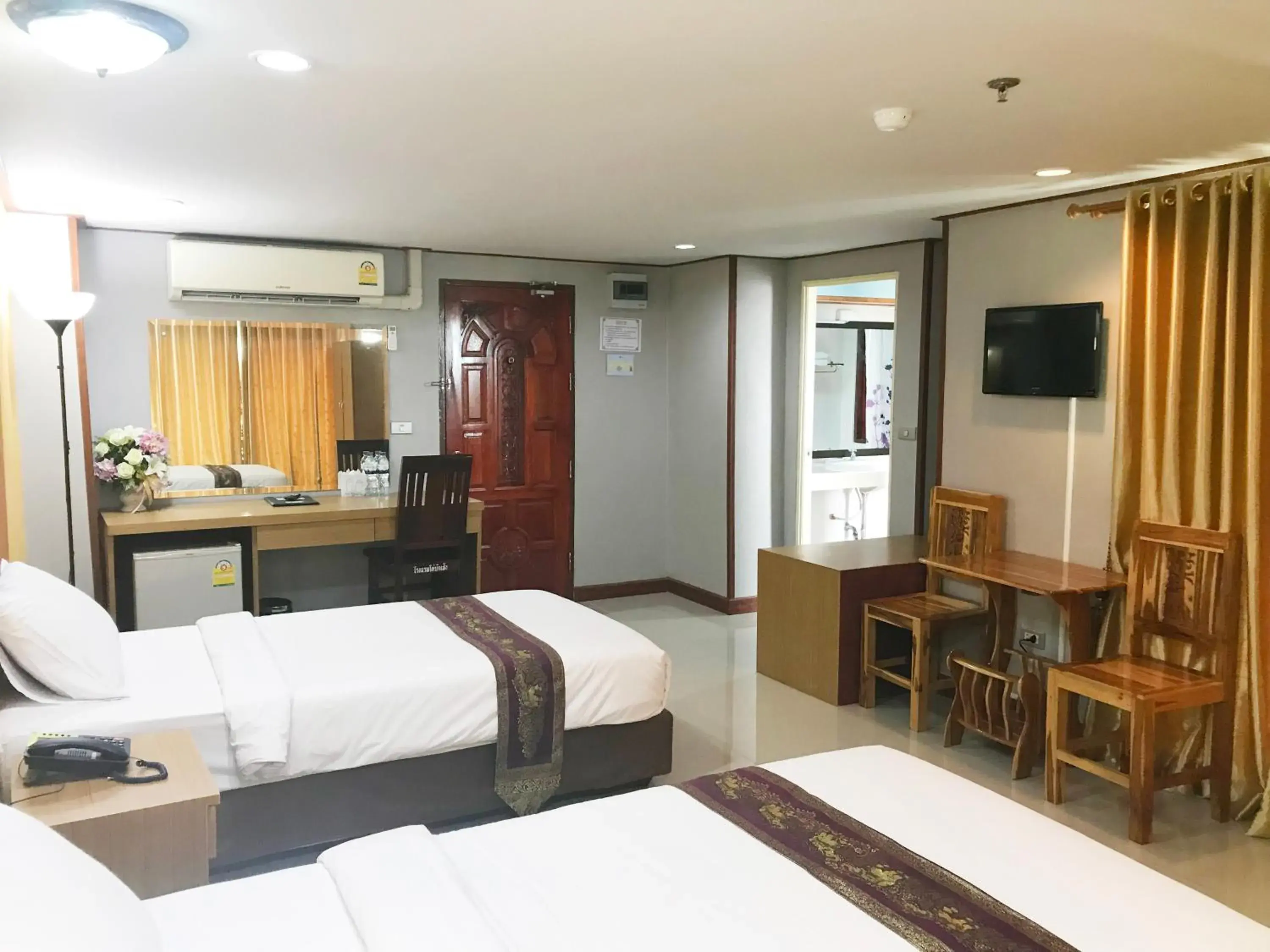 Twin Room with Terrace in Toh Buk Seng Ayutthaya Hotel Twin Room with Terrace in Toh Buk Seng Ayutthaya Hotel