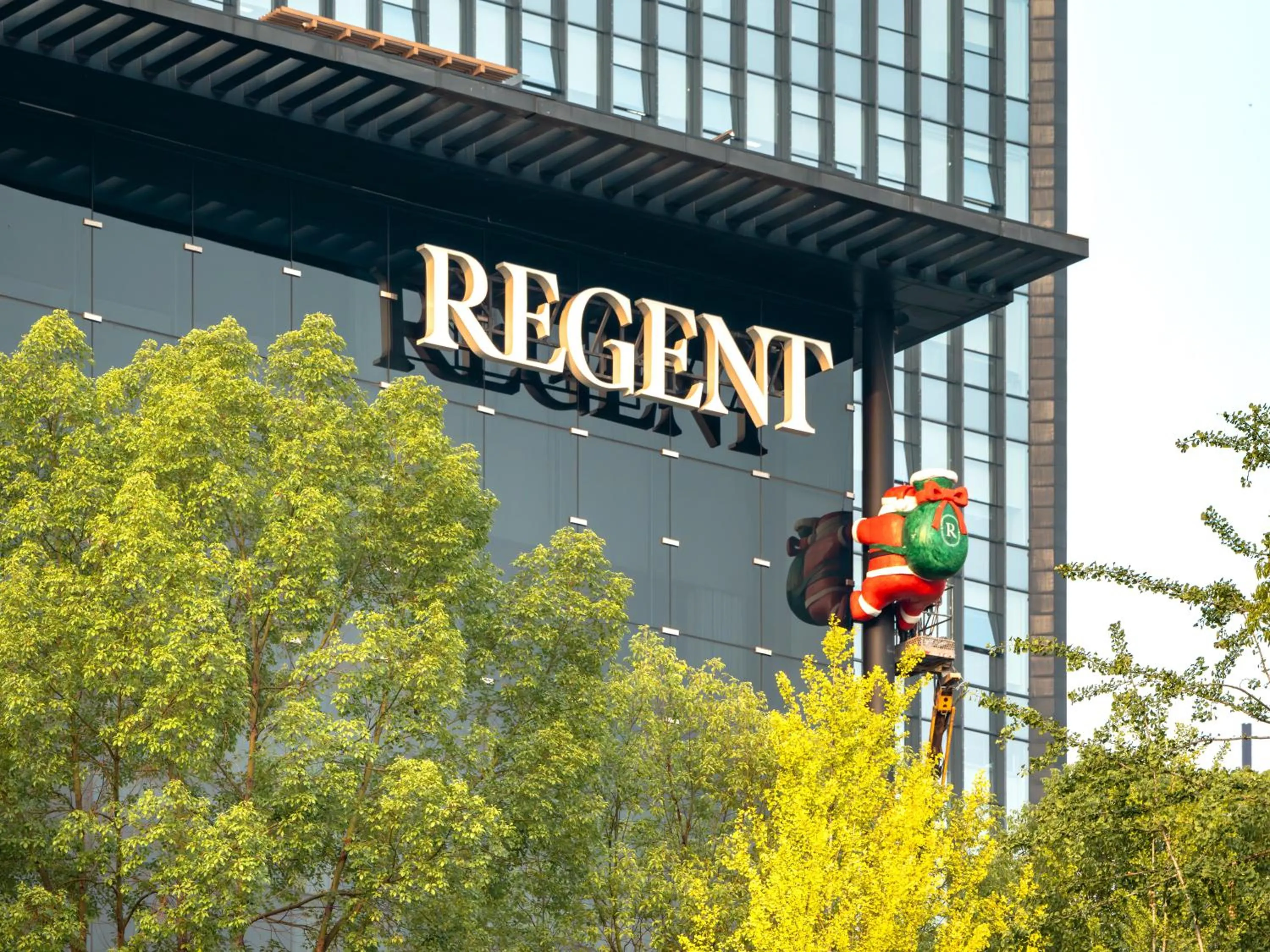 Property building in Regent Chongqing - Complimentary 1st round mini bar daily