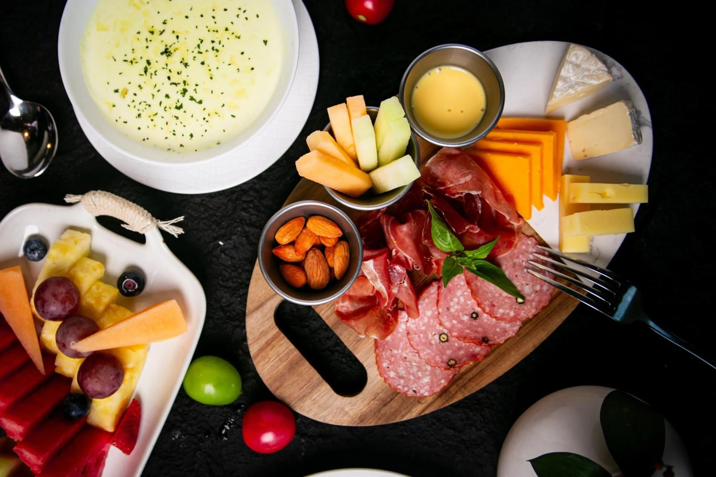 Photo of the whole room in Regent Chongqing - Complimentary 1st round mini bar daily