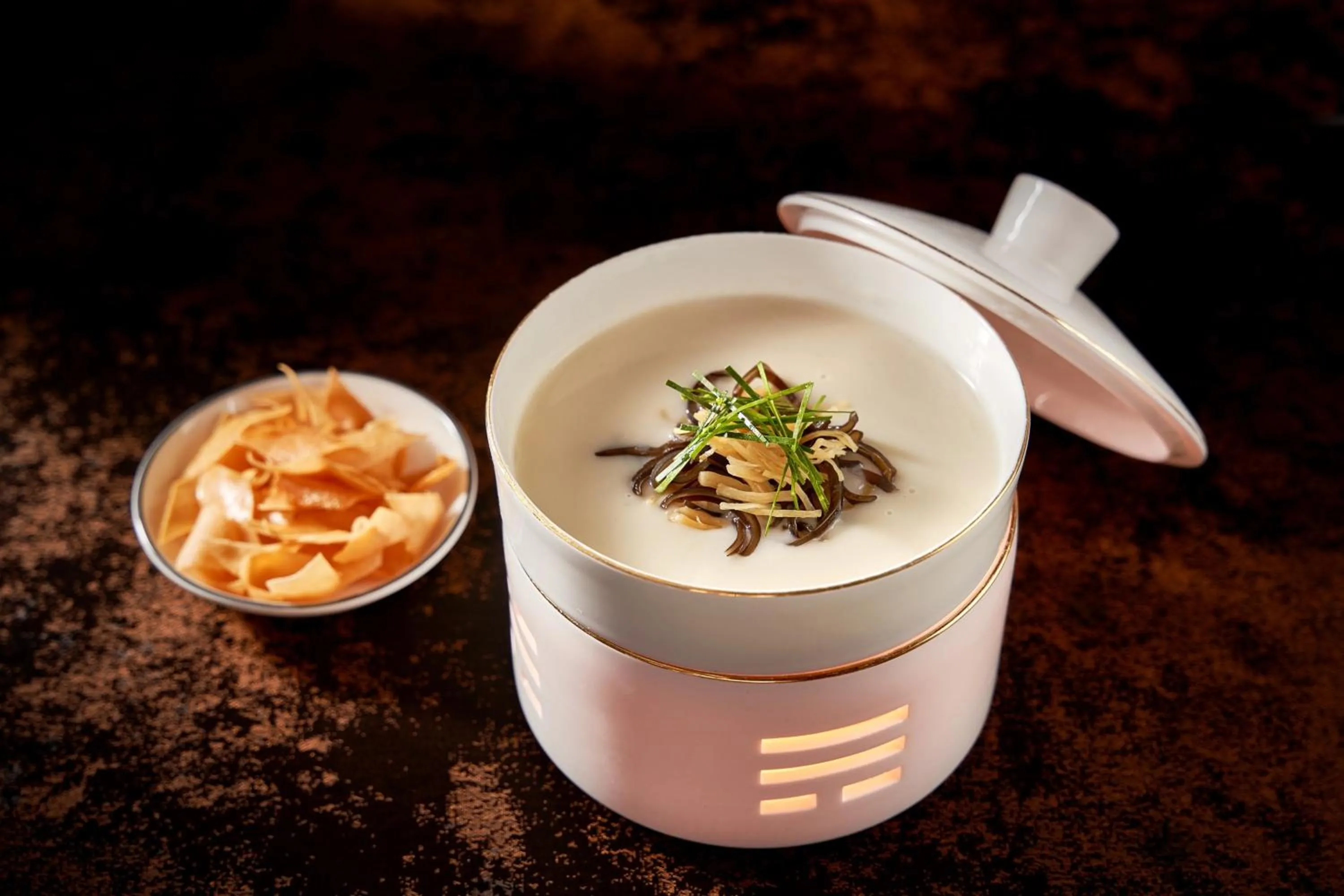 Restaurant/places to eat in Regent Chongqing - Complimentary 1st round mini bar daily