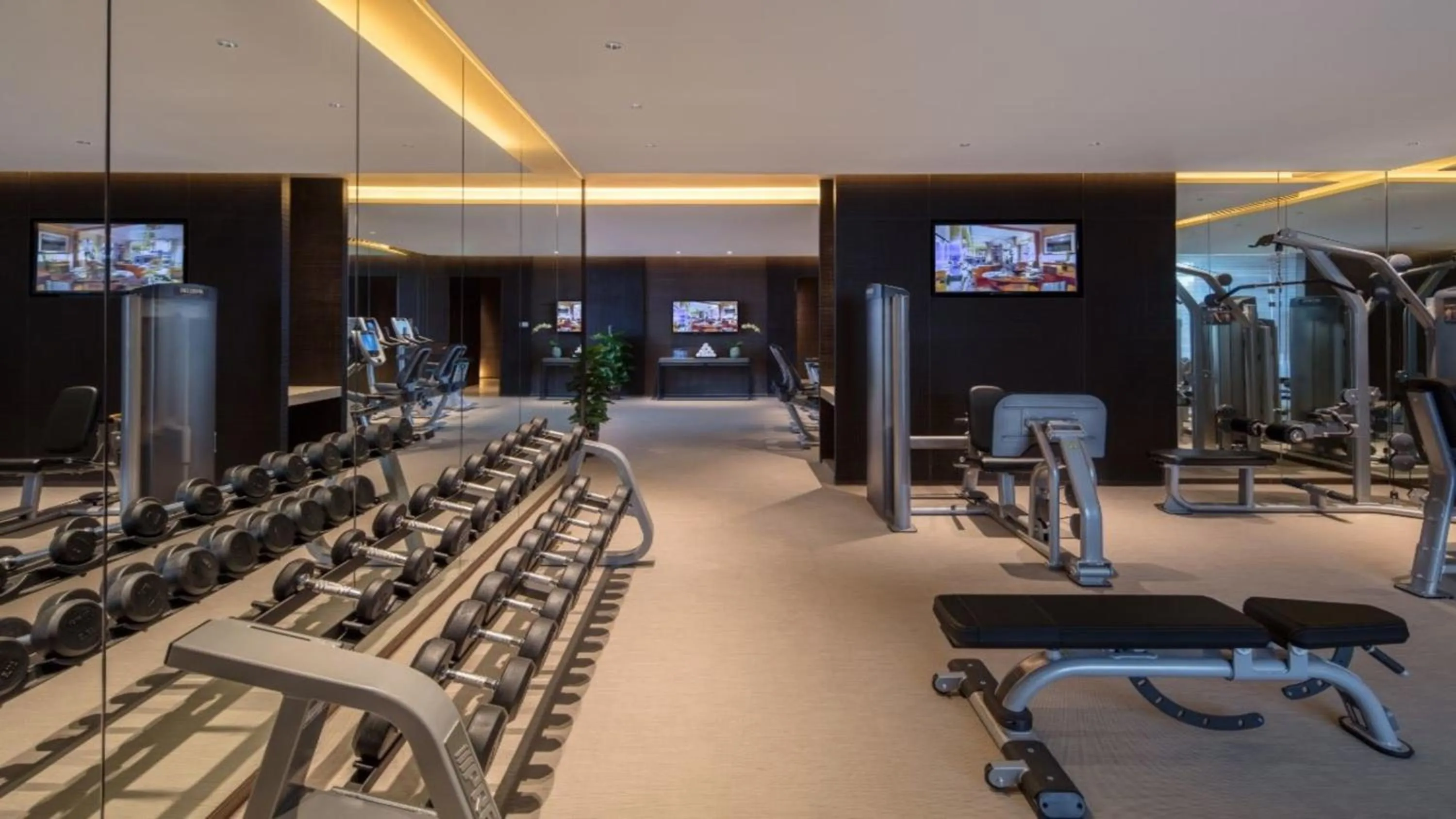 Fitness centre/facilities in Regent Chongqing - Complimentary 1st round mini bar daily