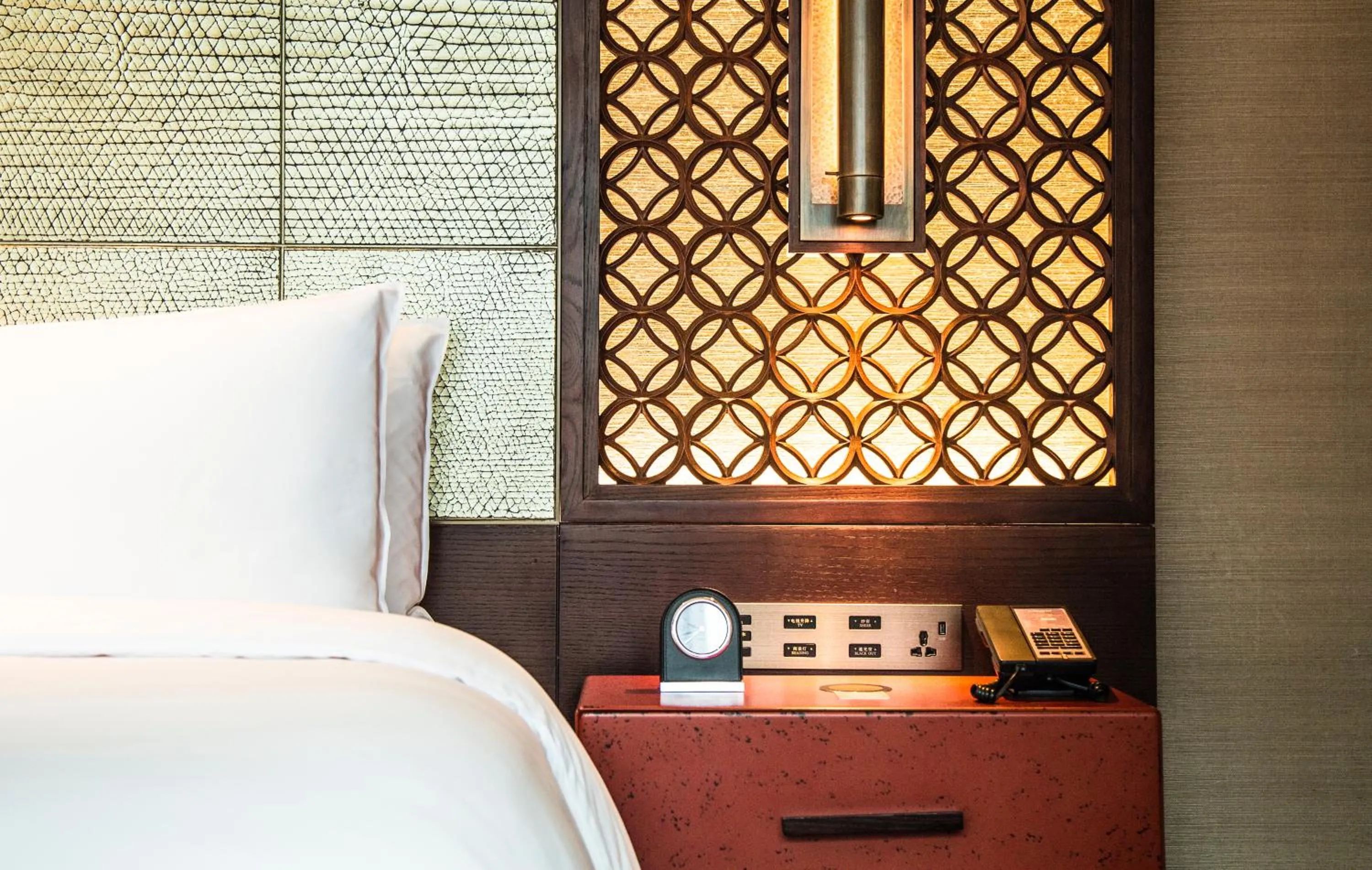 Bed in Regent Chongqing - Complimentary 1st round mini bar daily