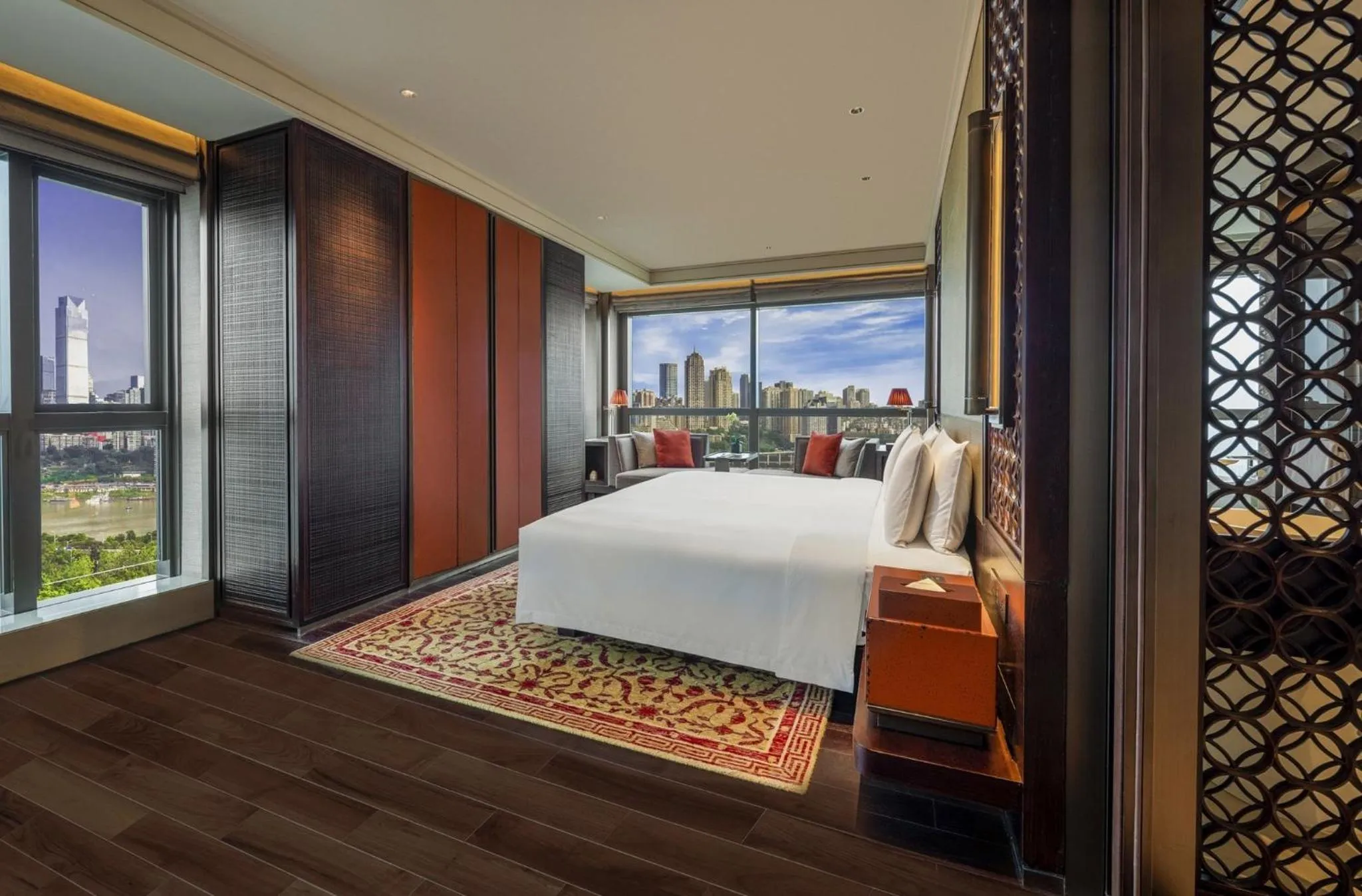 Photo of the whole room, Bed in Regent Chongqing - Complimentary 1st round mini bar daily