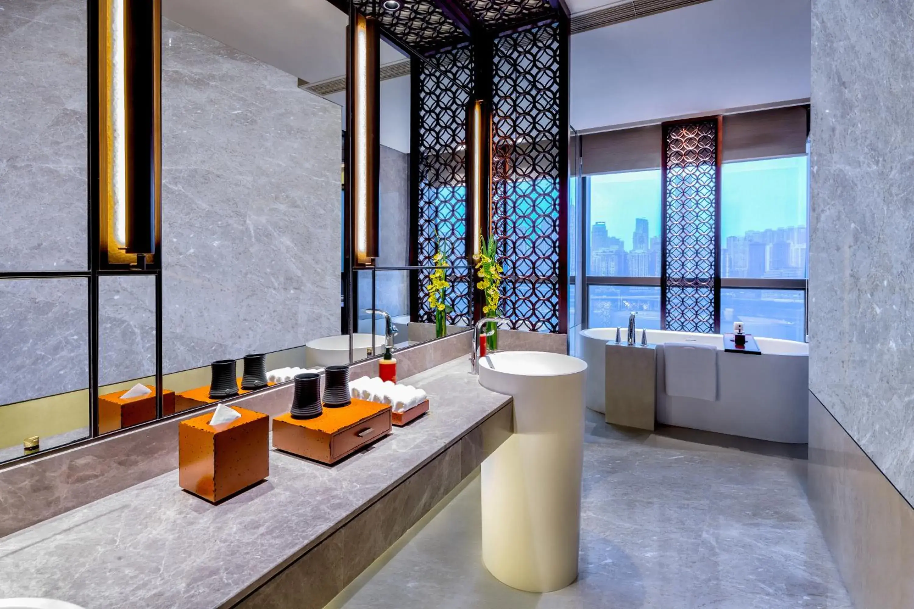 Regent Club King Room with River View in Regent Chongqing - Complimentary 1st round mini bar daily Regent Club King Room with River View in Regent Chongqing - Complimentary 1st round mini bar daily