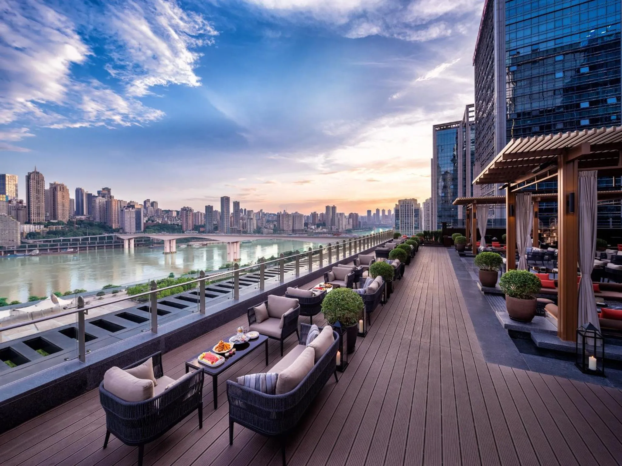 Lounge or bar in Regent Chongqing - Complimentary 1st round mini bar daily