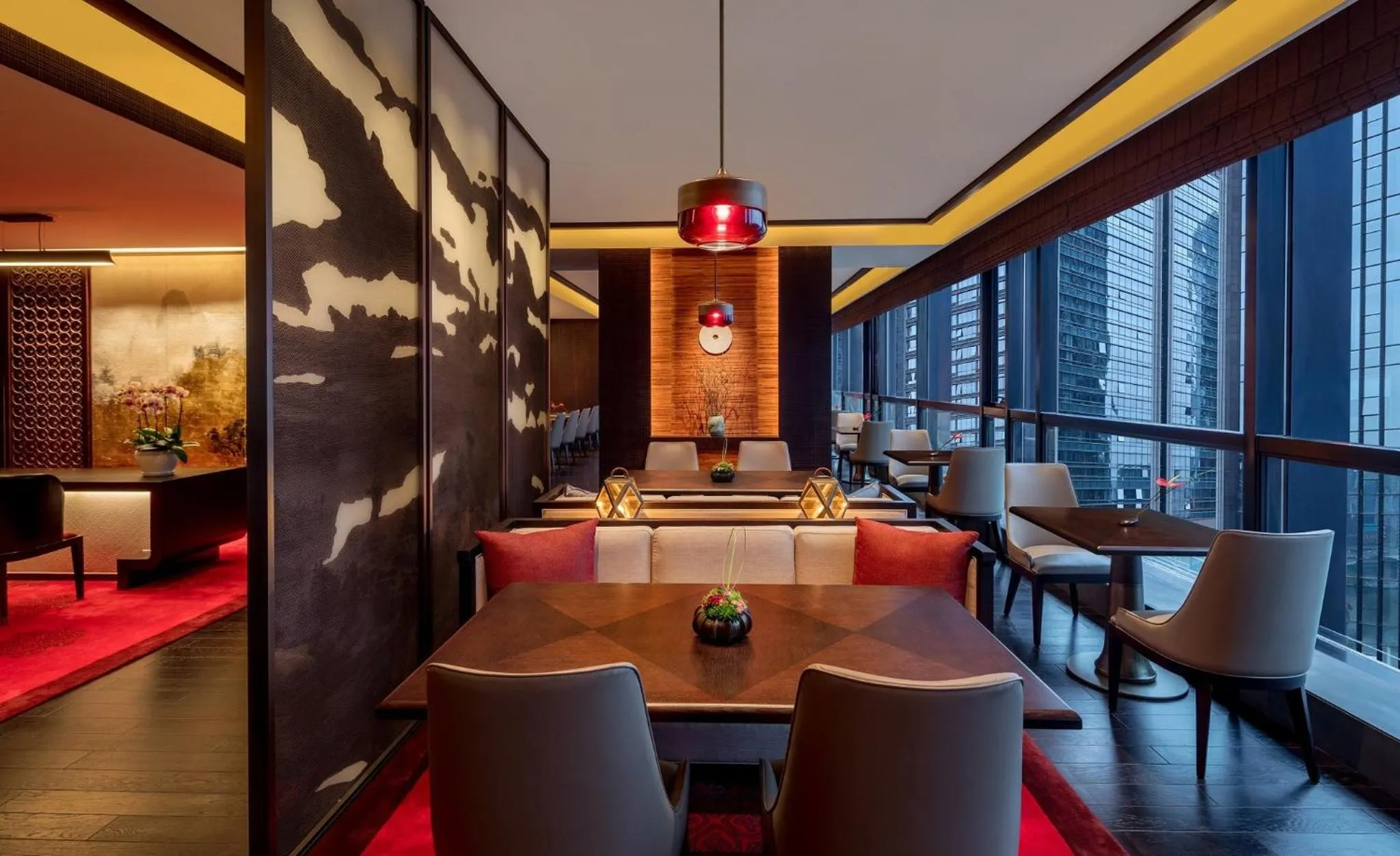 Lounge or bar in Regent Chongqing - Complimentary 1st round mini bar daily