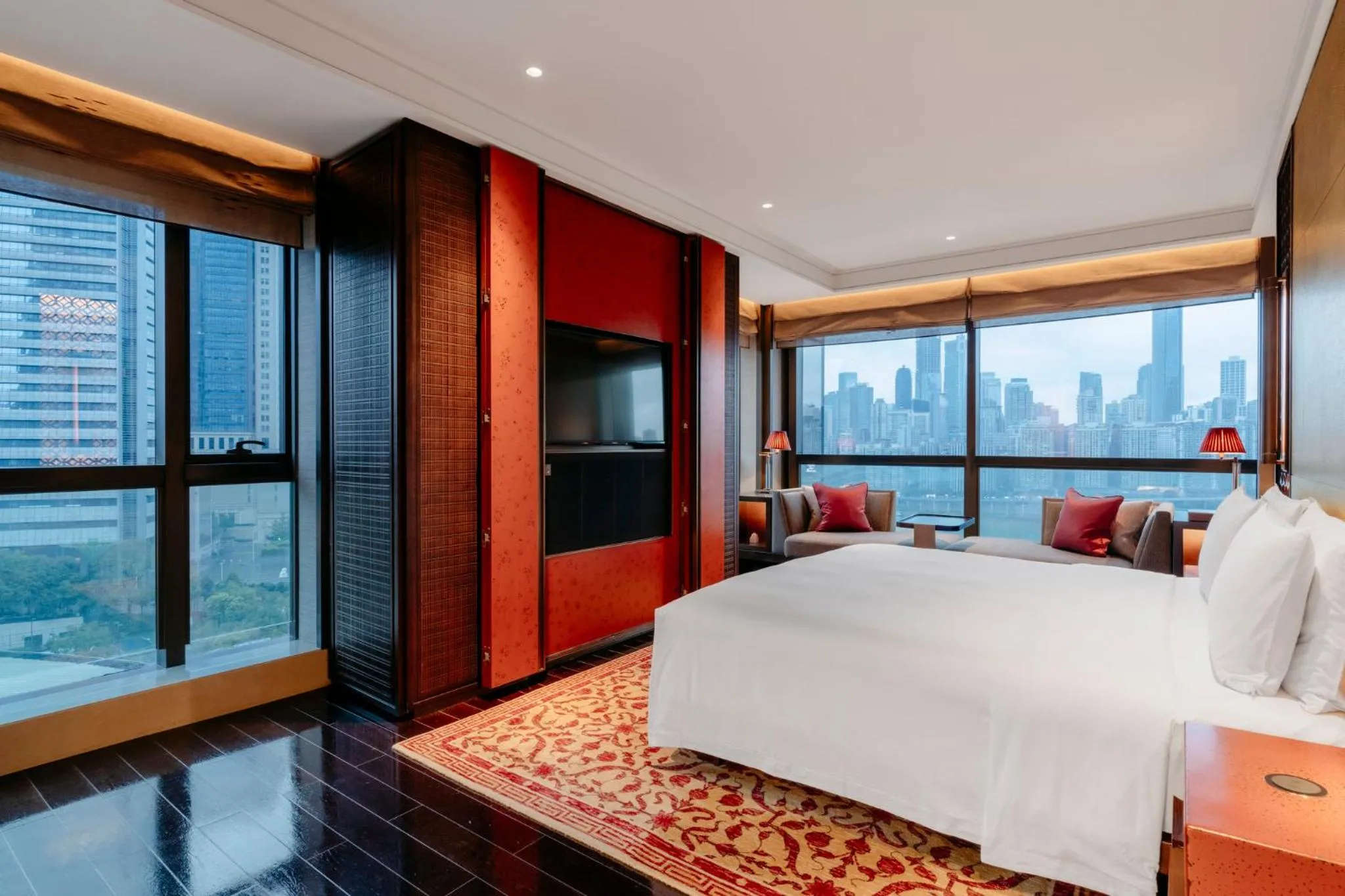 Photo of the whole room, Bed in Regent Chongqing - Complimentary 1st round mini bar daily