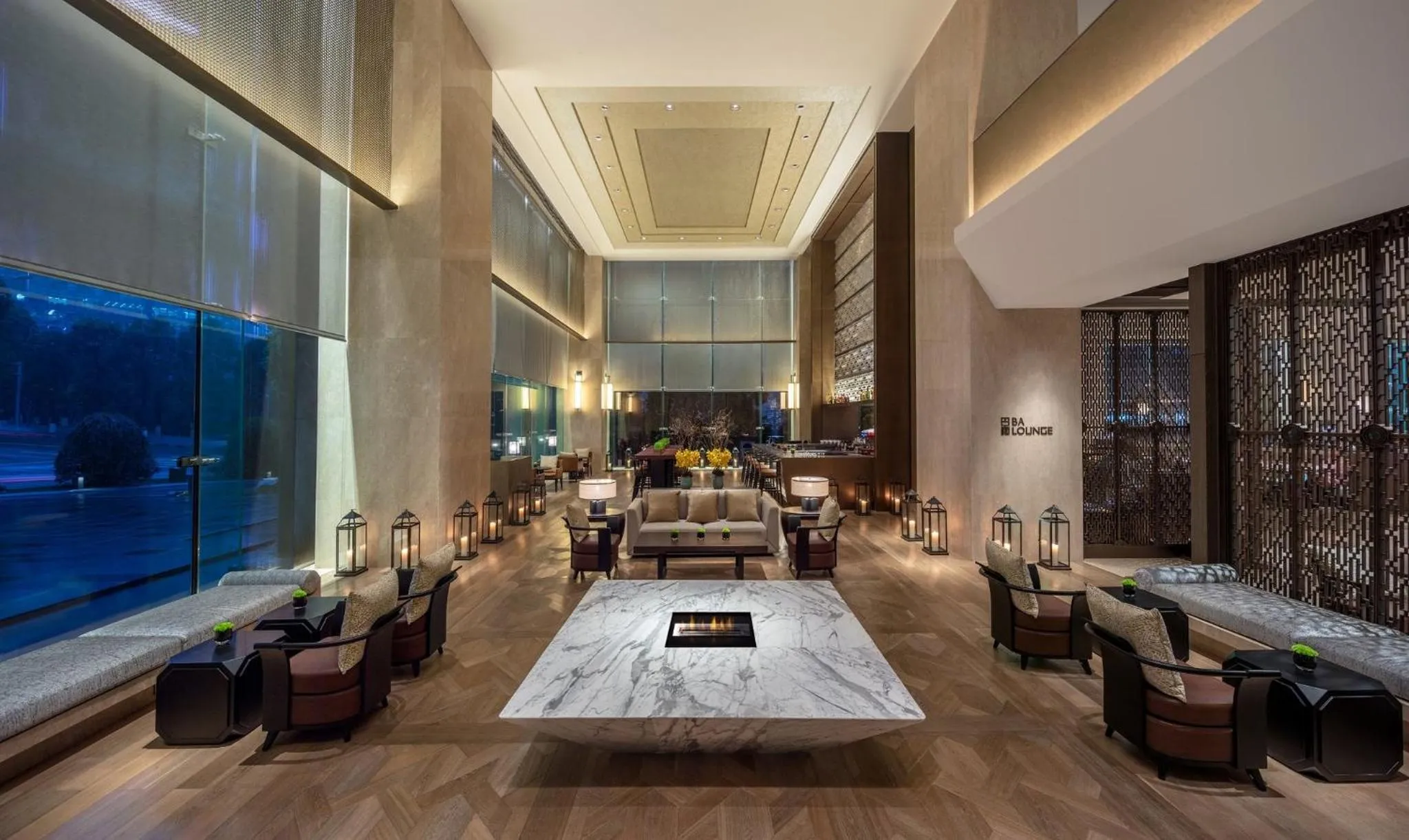 Lounge or bar, Bed in Regent Chongqing - Complimentary 1st round mini bar daily