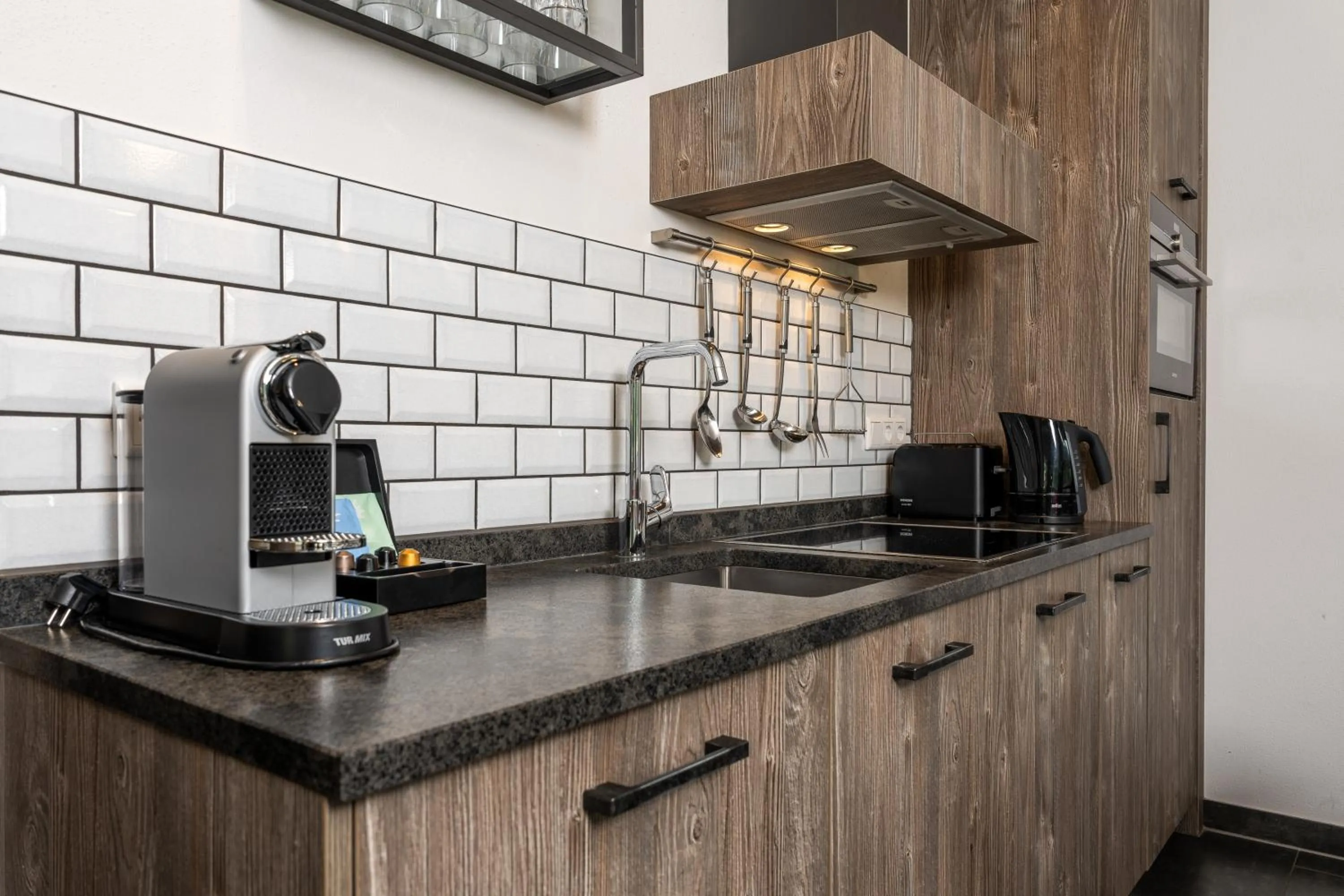 Coffee/tea facilities in AvenidA Panorama Suites