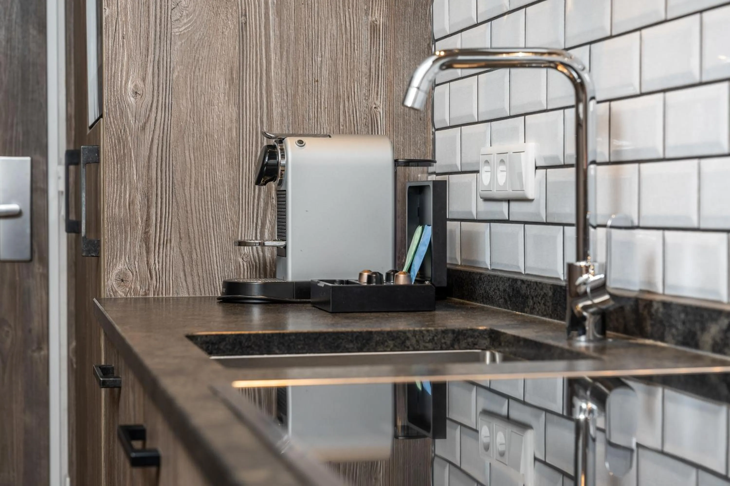 Coffee/tea facilities in AvenidA Panorama Suites