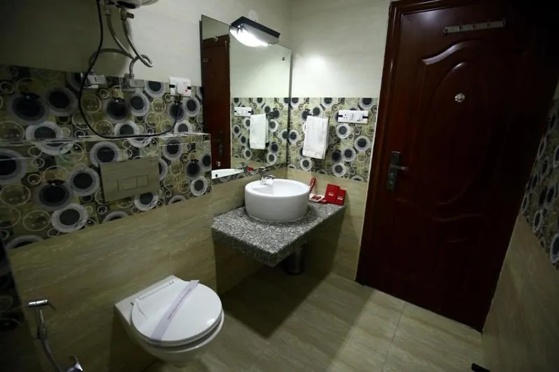 Toilet in Hotels Apple Nest