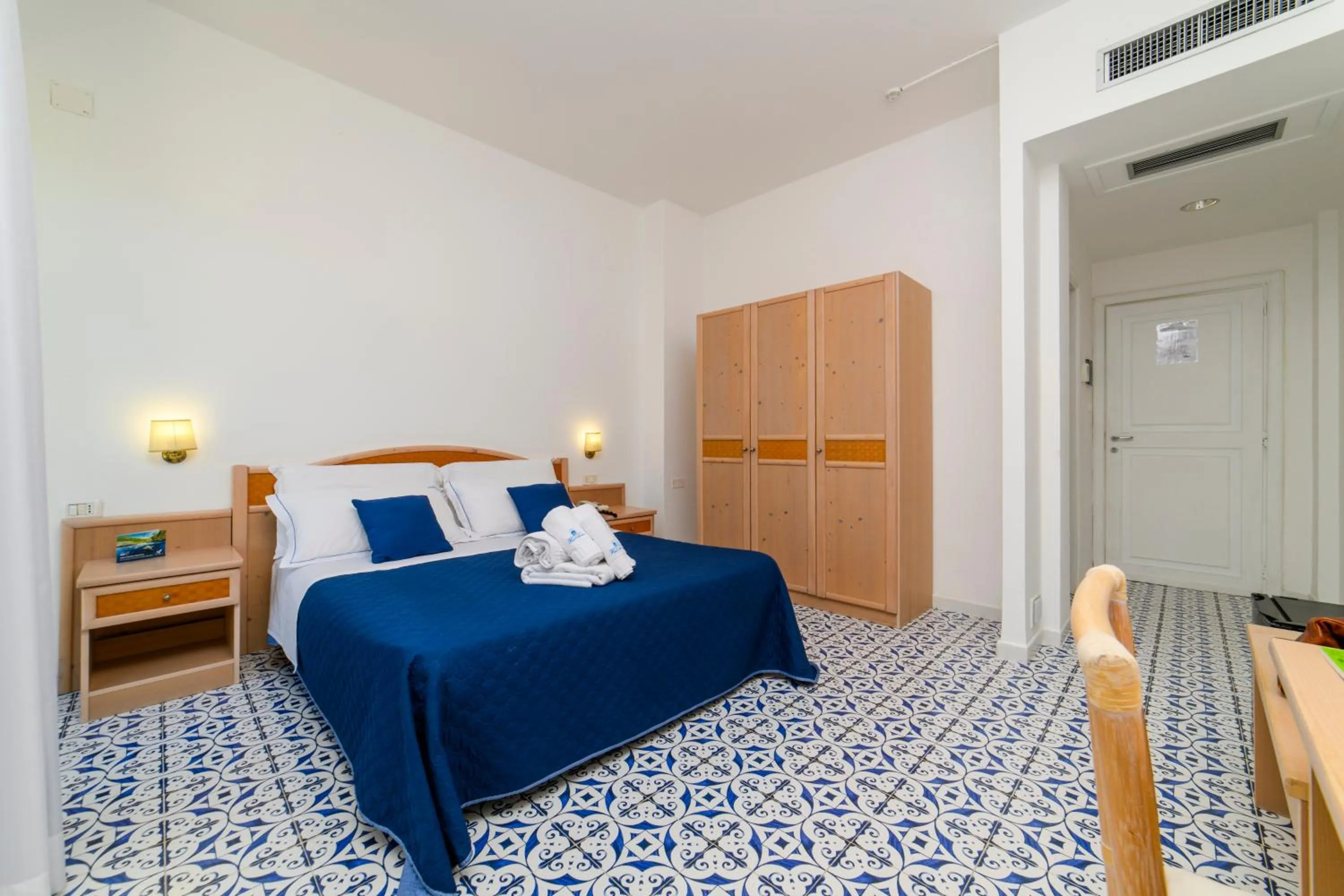 Bedroom, Bed in Hotel America