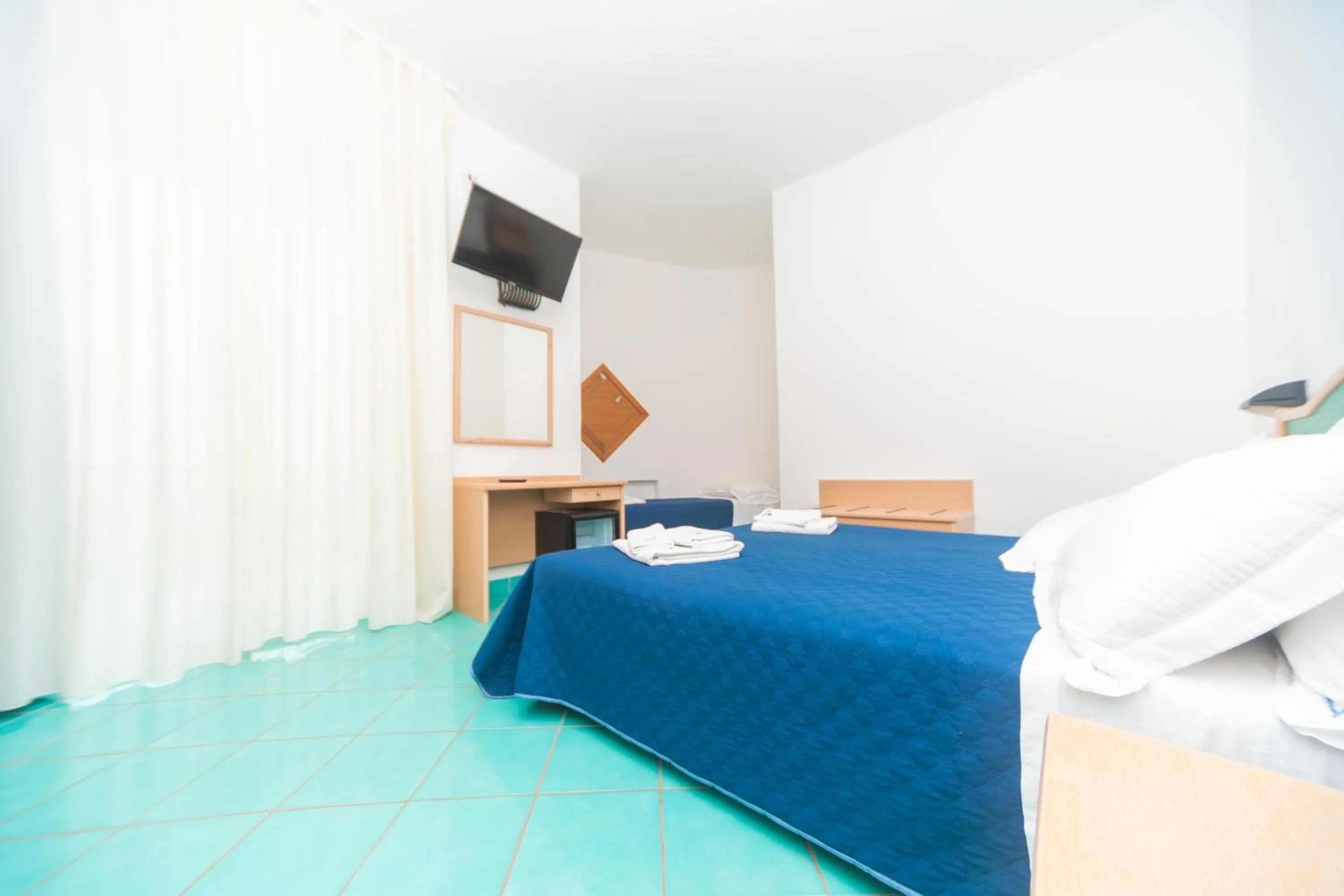 TV and multimedia, Bed in Hotel America