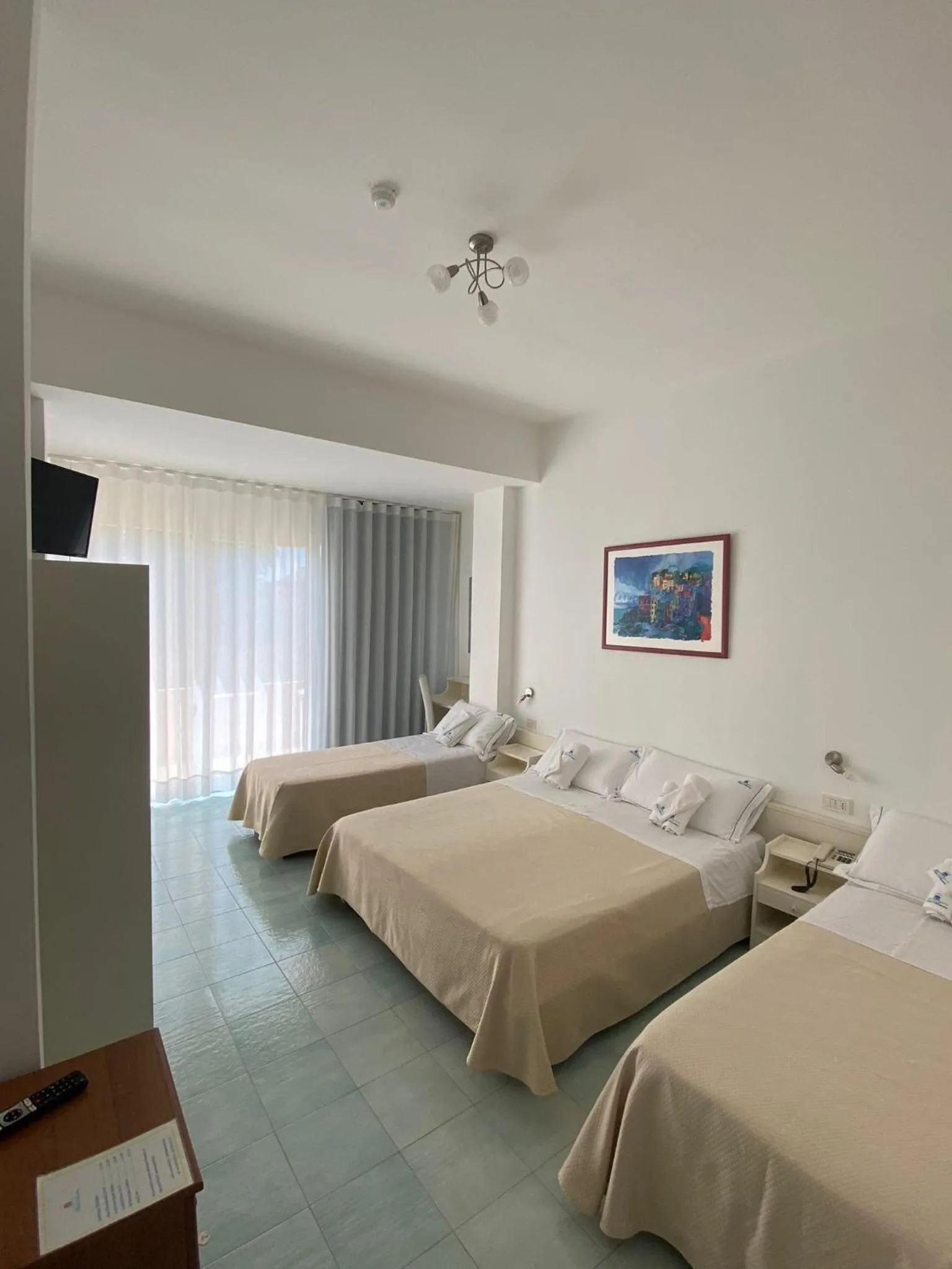 Photo of the whole room, Bed in Hotel America