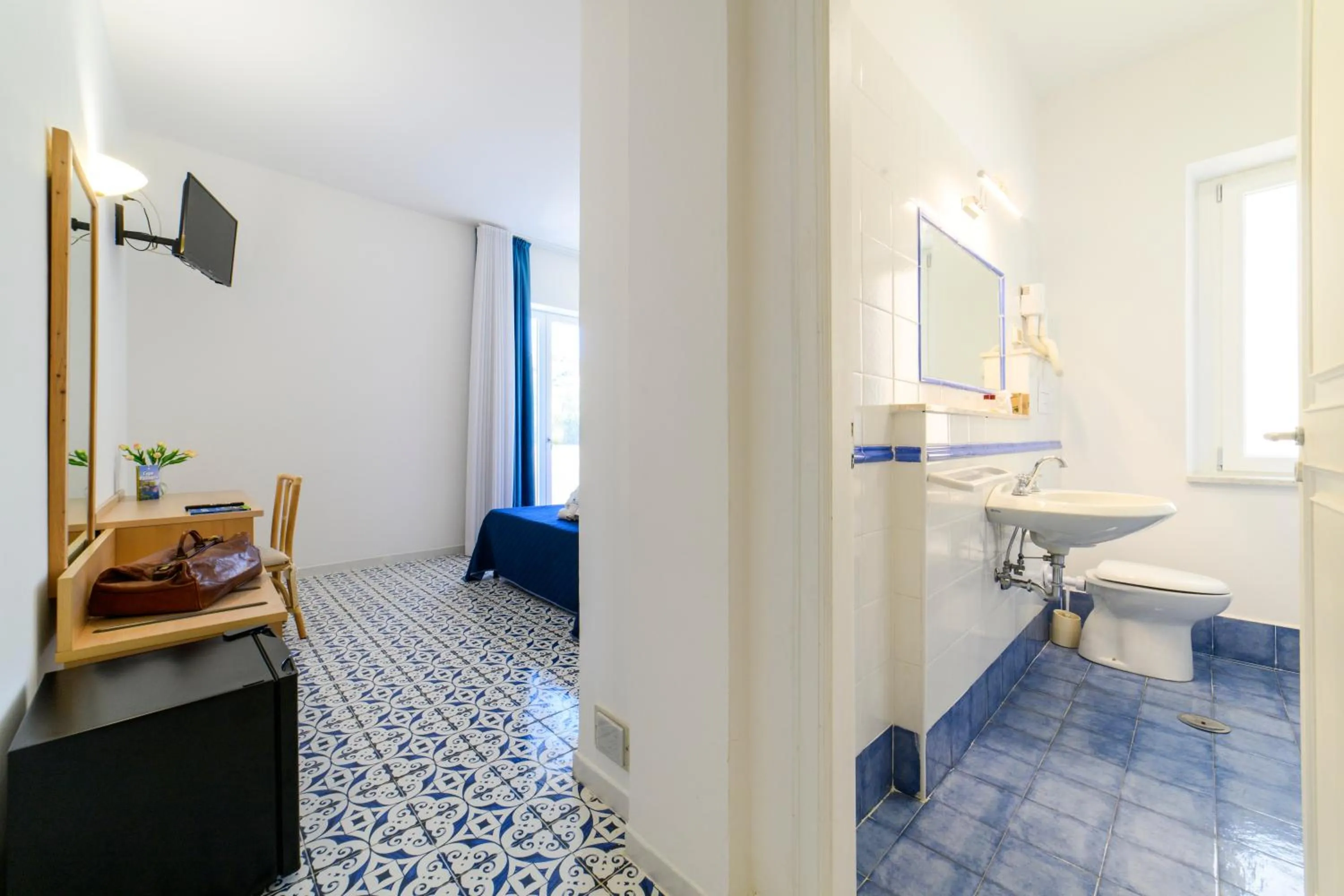 Bathroom in Hotel America