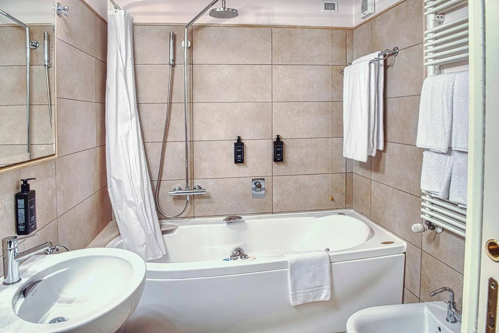 Bathroom in Relais Balcone di Giulietta