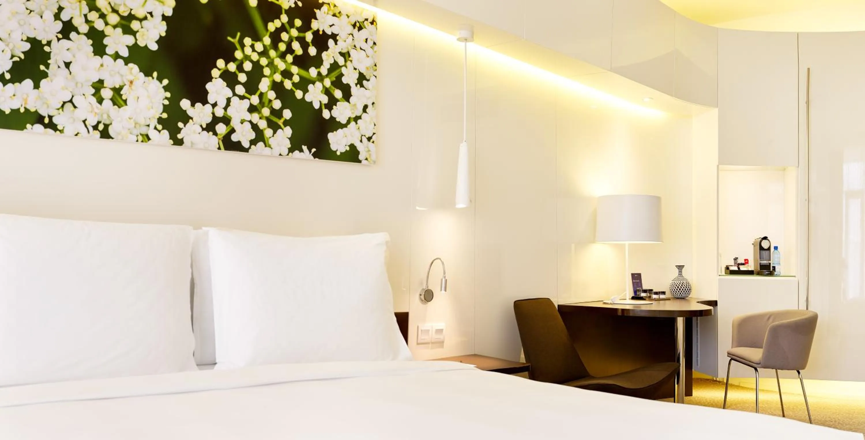 Bedroom, Bed in Radisson Blu Hotel & Convention Centre Kigali