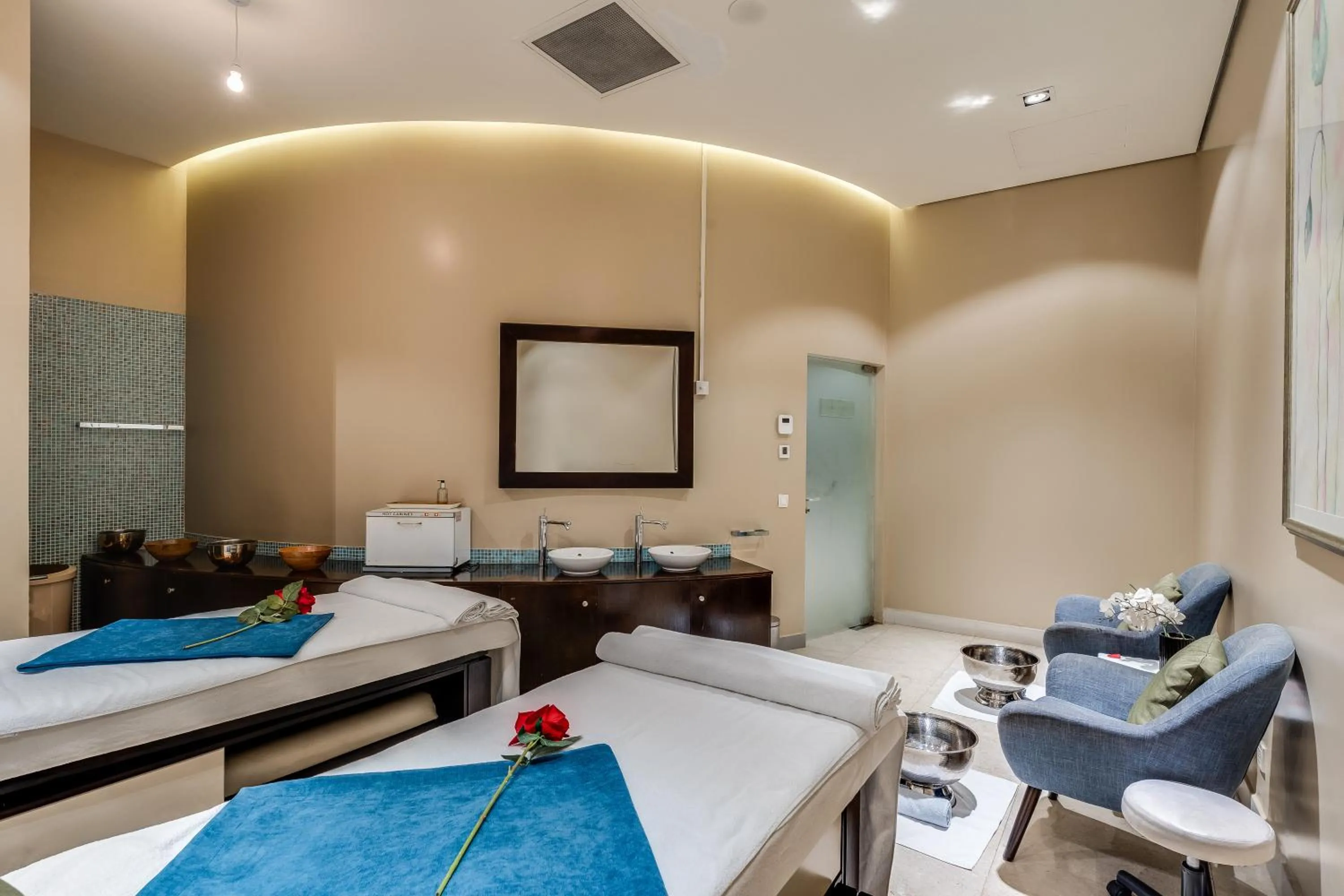 Massage, Bed in Radisson Blu Hotel & Convention Centre Kigali
