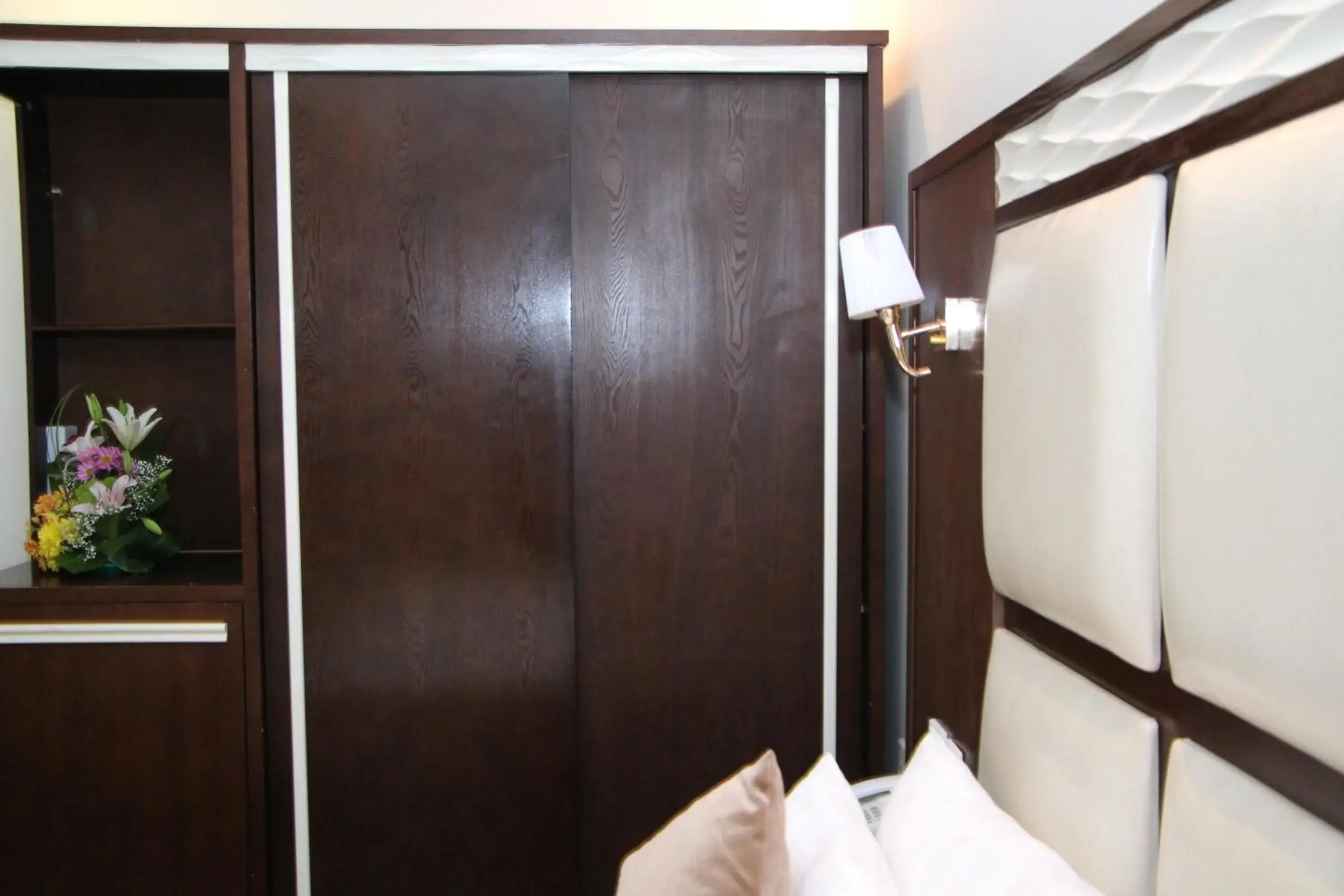 Standard Twin Room in Al Muhaidb Residence Al Dowally Standard Twin Room in Al Muhaidb Residence Al Dowally