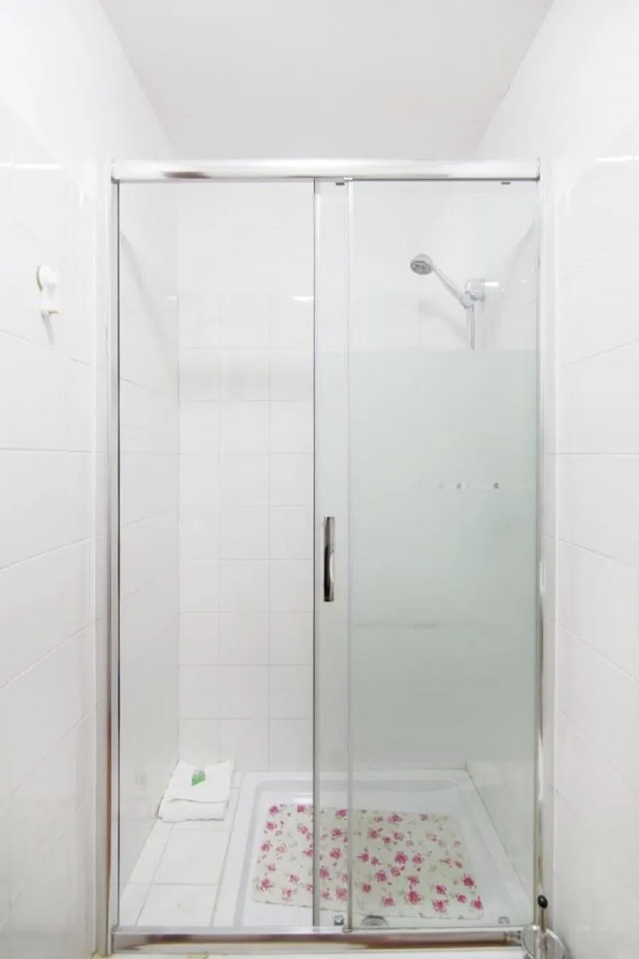 Toilet in Roma Enrico Guesthouse