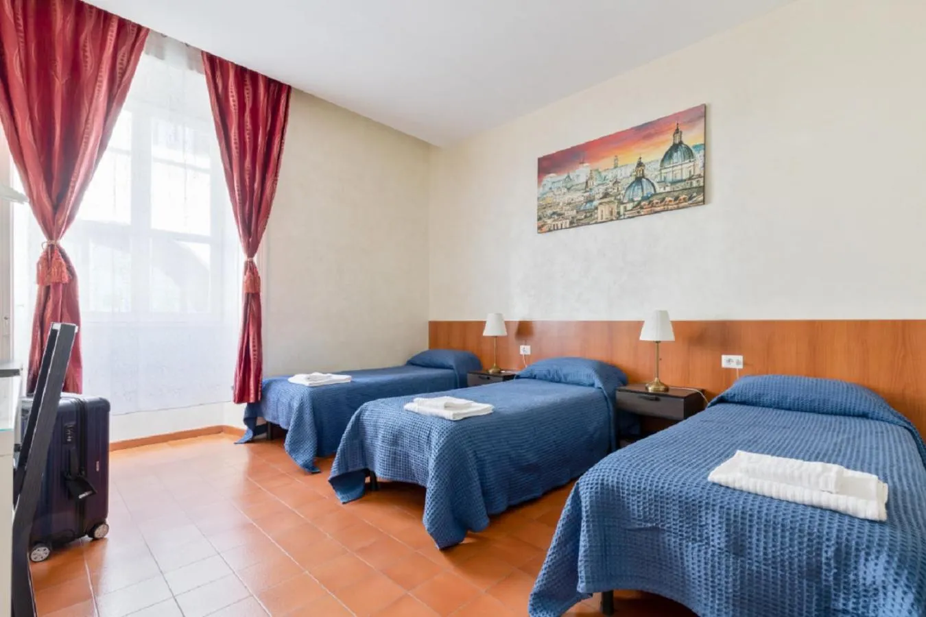 Photo of the whole room, Bed in Roma Enrico Guesthouse
