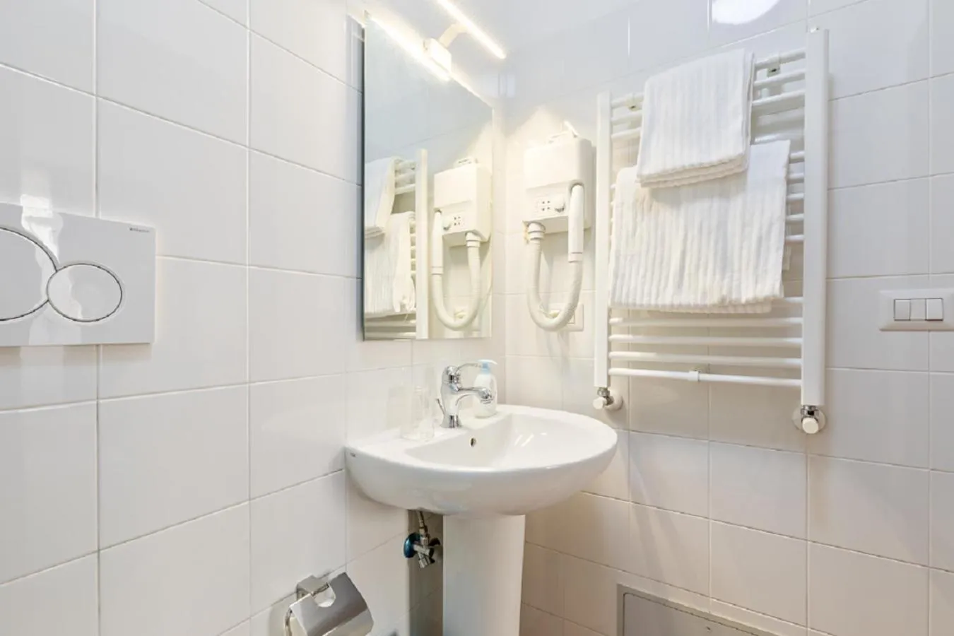 Toilet in Roma Enrico Guesthouse