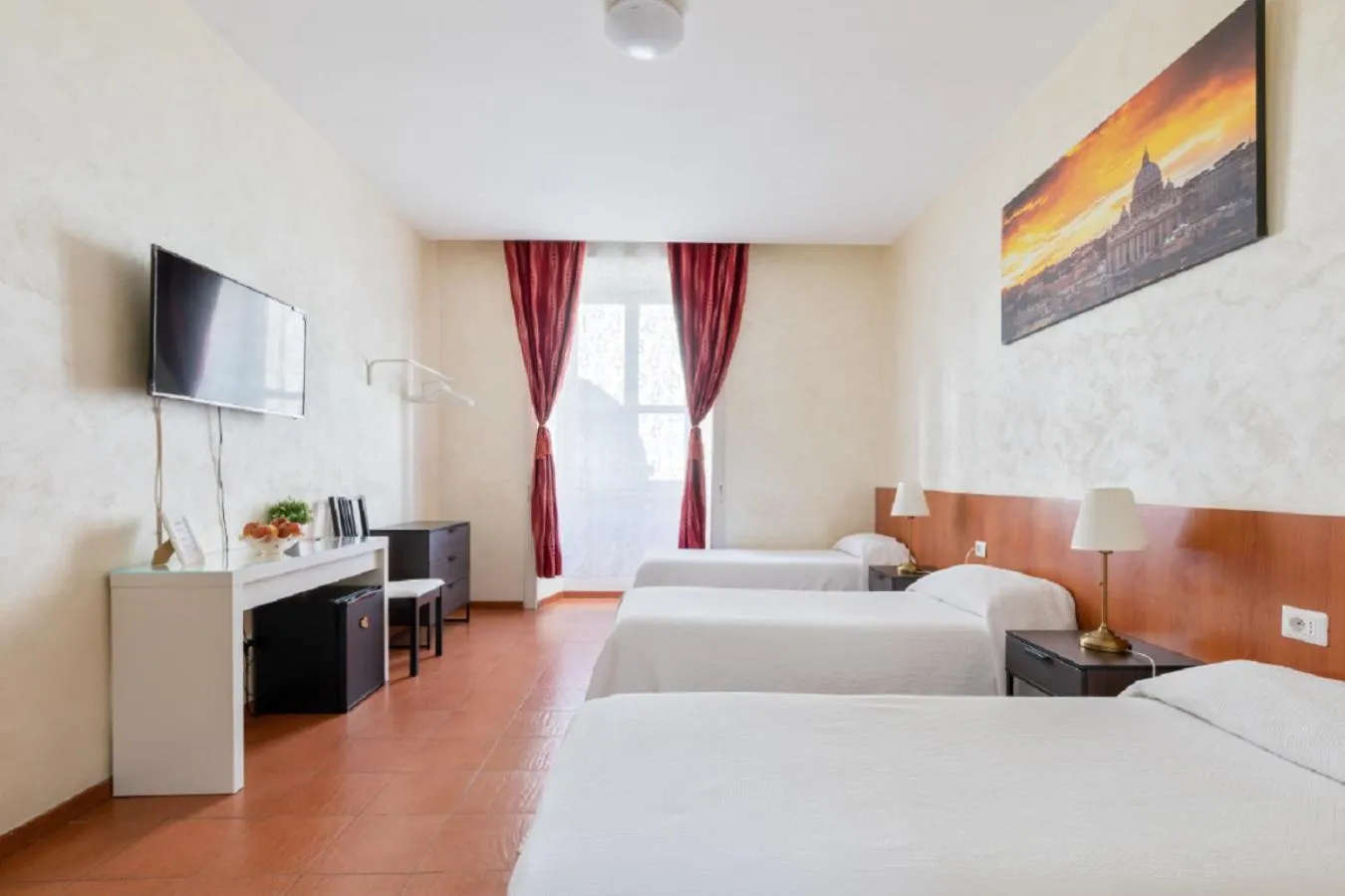 Photo of the whole room, Bed in Roma Enrico Guesthouse