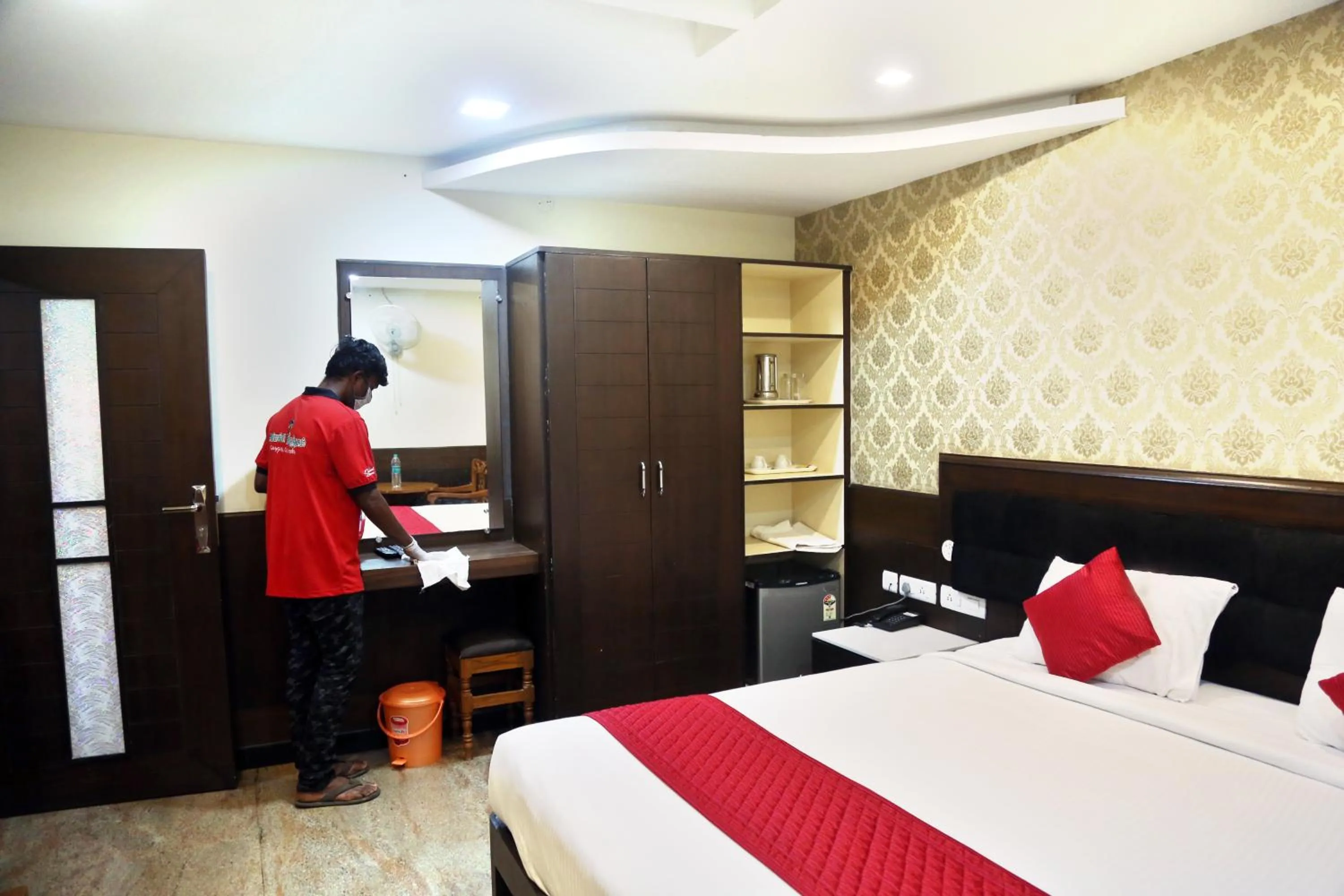 Bed in Hotel Sumi Palace