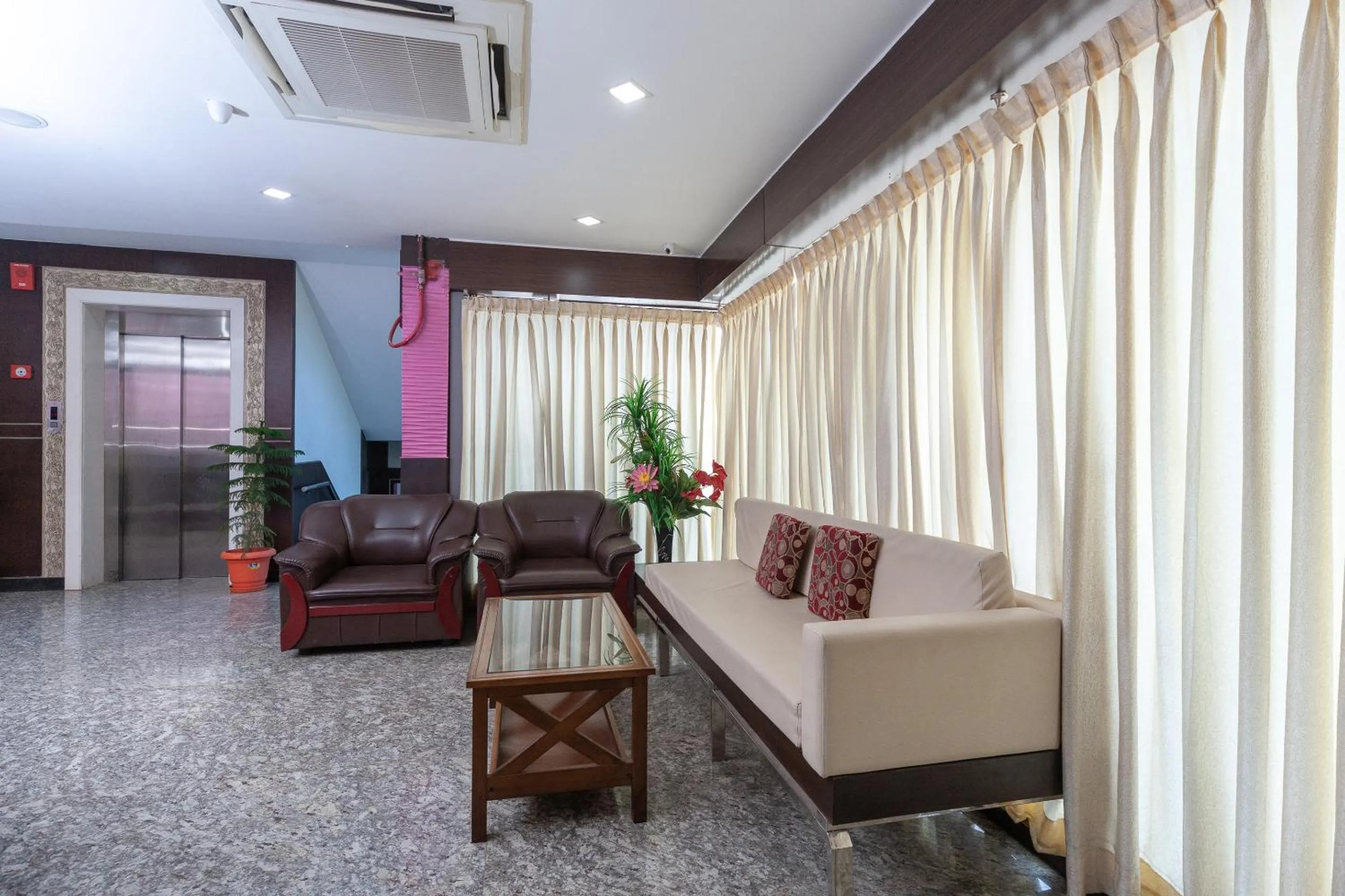 Lobby or reception in Hotel Sumi Palace