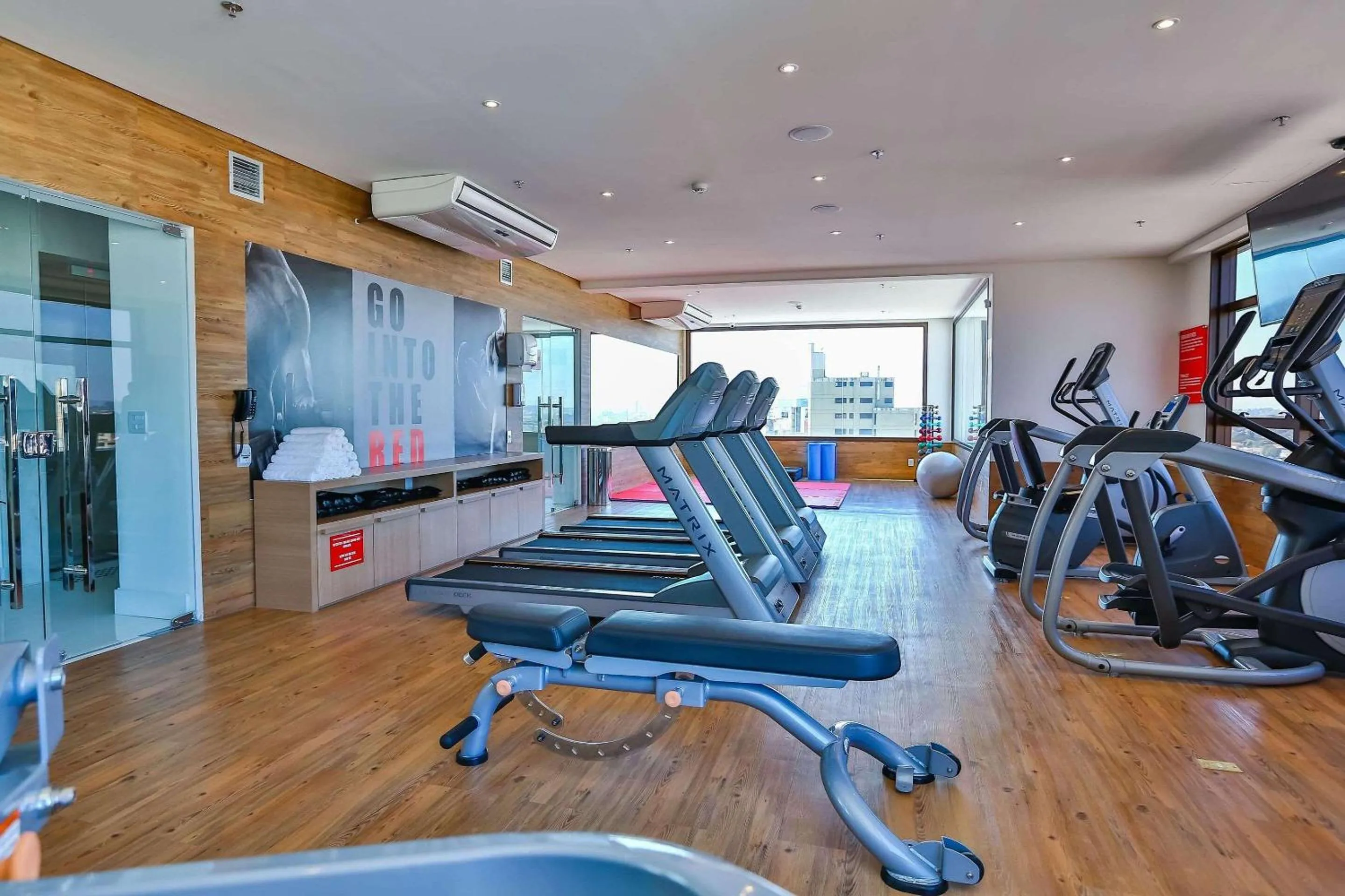 Fitness centre/facilities in Radisson RED Campinas