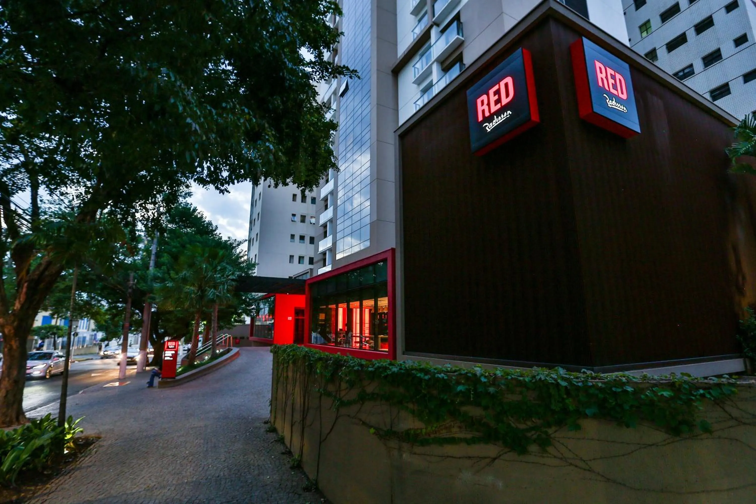 Facade/entrance in Radisson RED Campinas