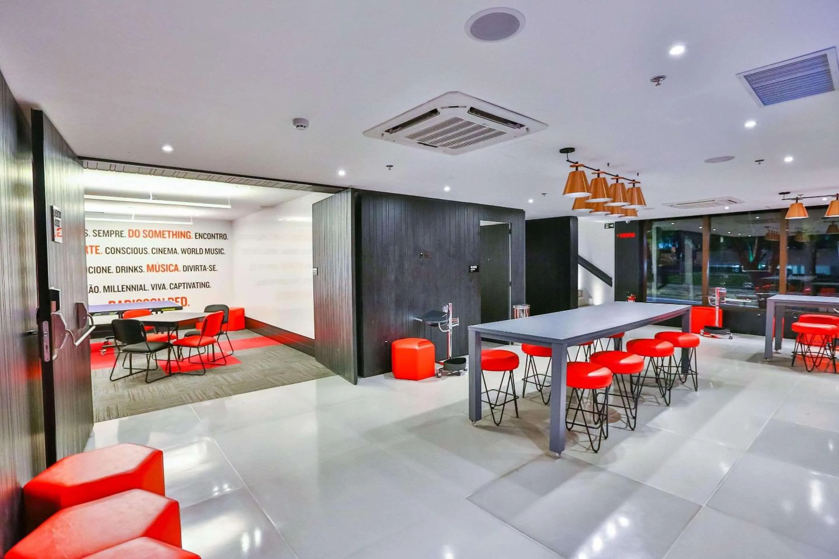 Meeting/conference room in Radisson RED Campinas