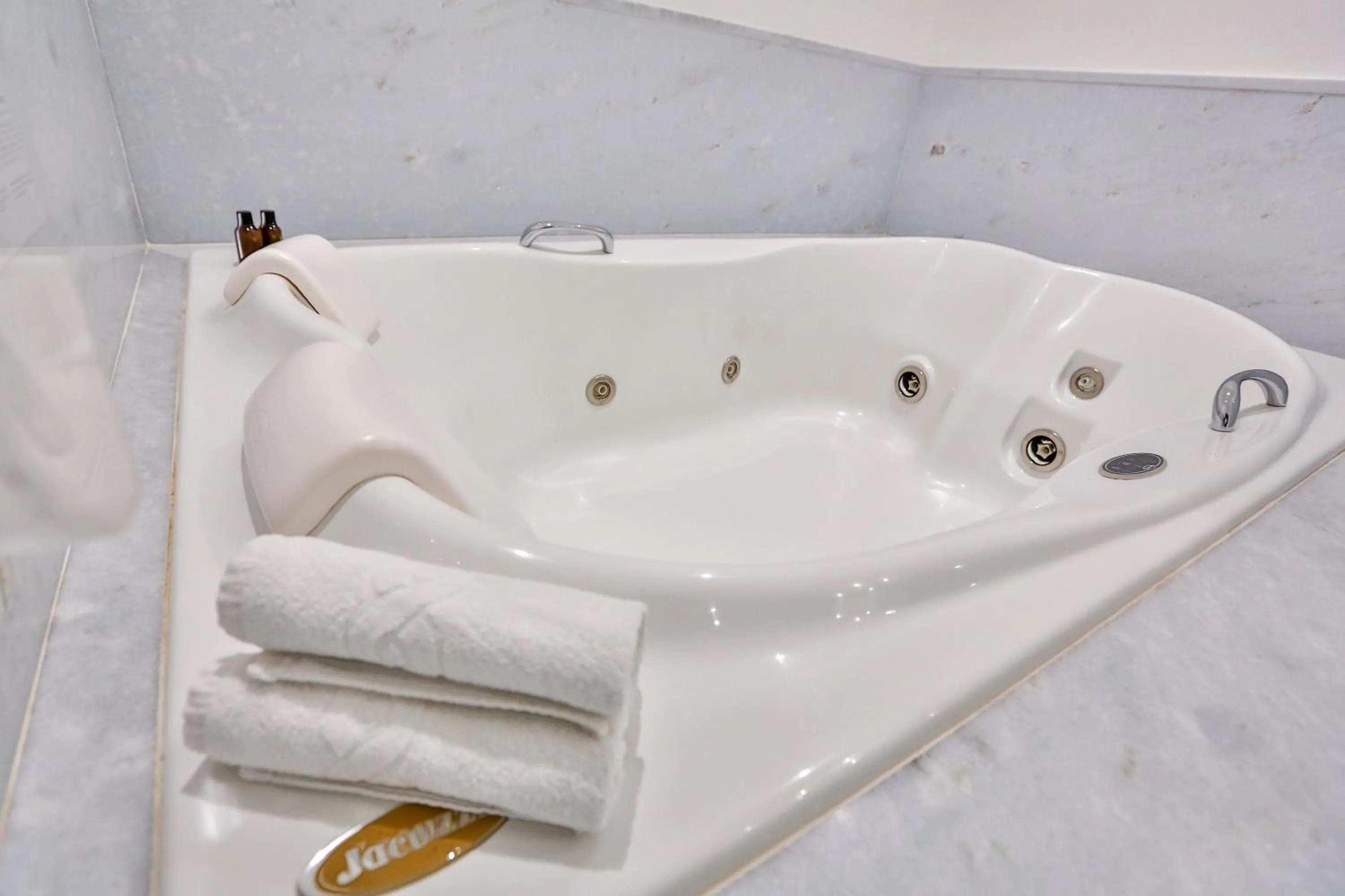 Bathroom in Radisson RED Campinas