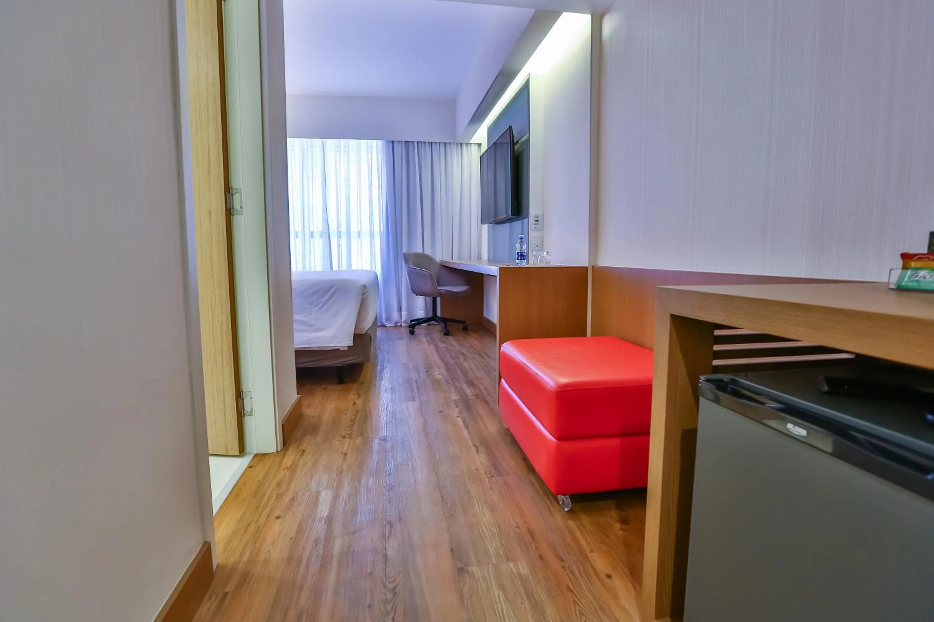 Photo of the whole room, Bed in Radisson RED Campinas