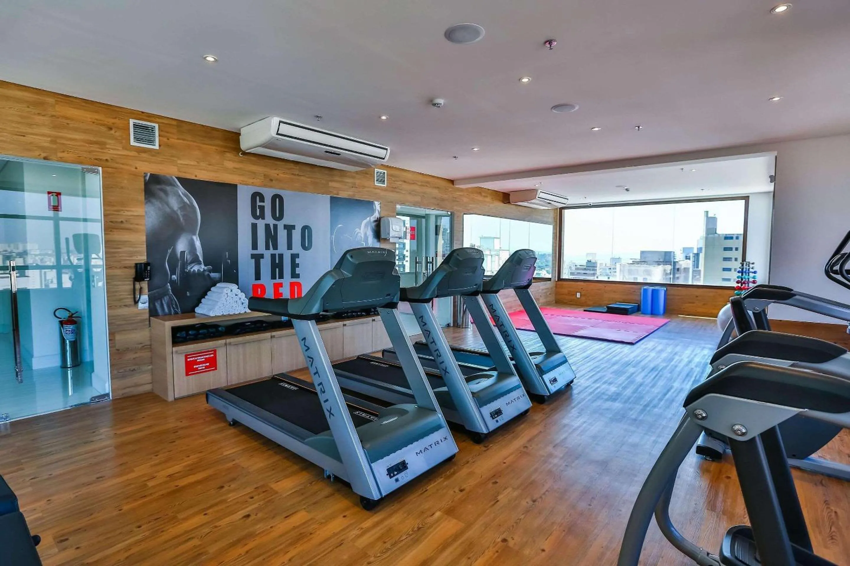 Fitness centre/facilities in Radisson RED Campinas
