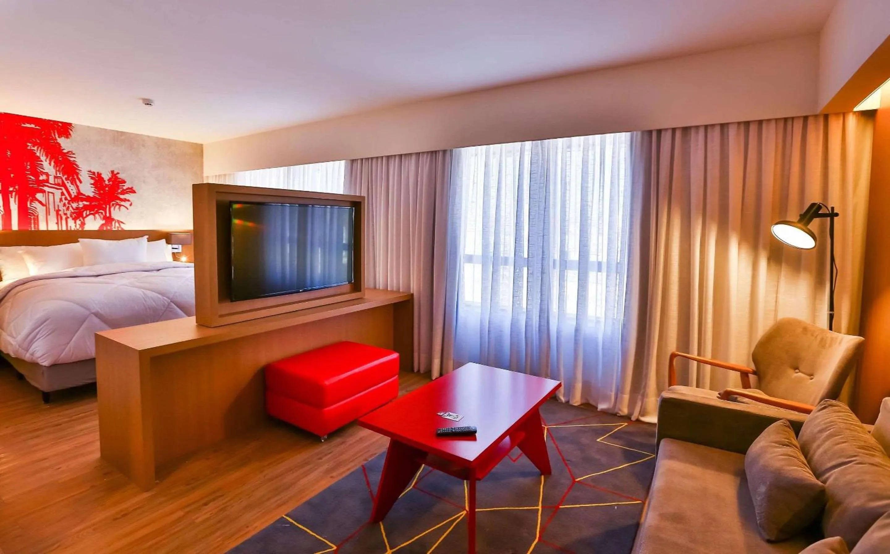 Bedroom, Bed in Radisson RED Campinas